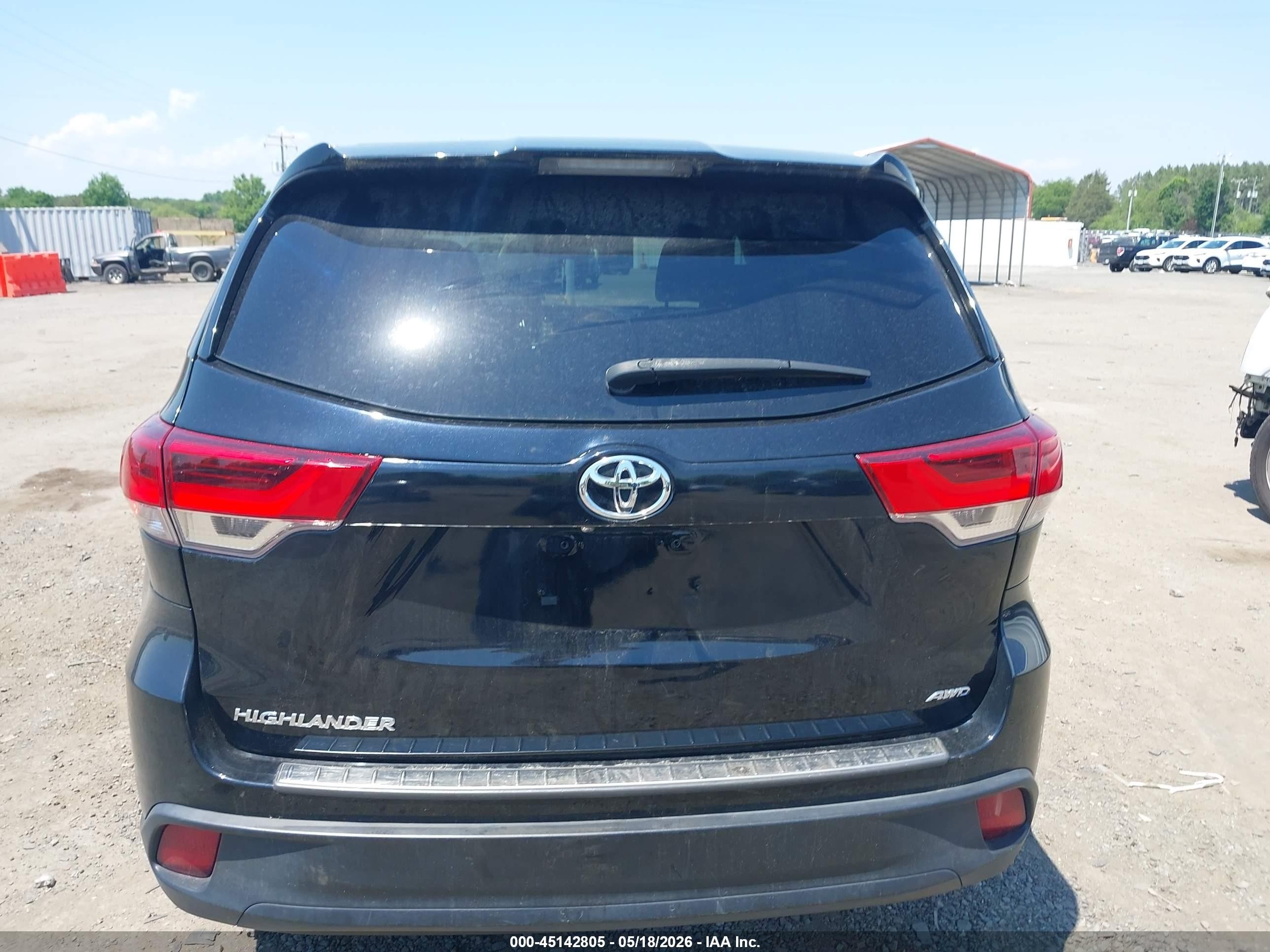 2018 Toyota Highlander Le Black vin: 5TDBZRFH9JS870330