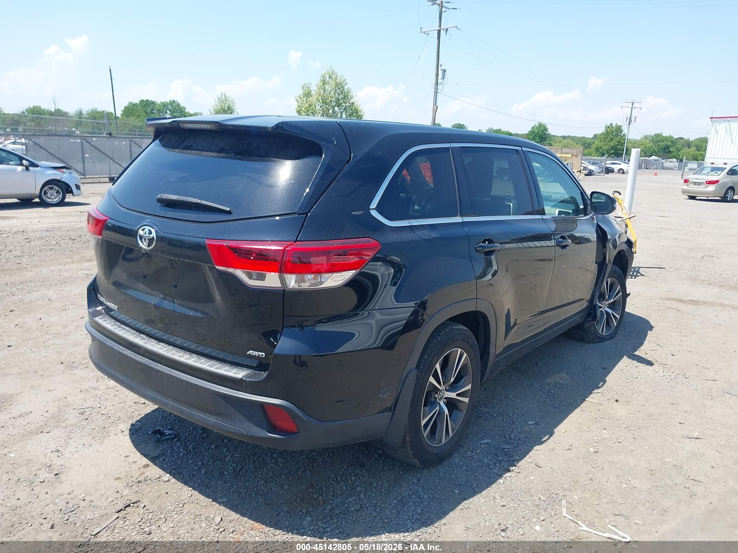 2018 Toyota Highlander Le Black vin: 5TDBZRFH9JS870330