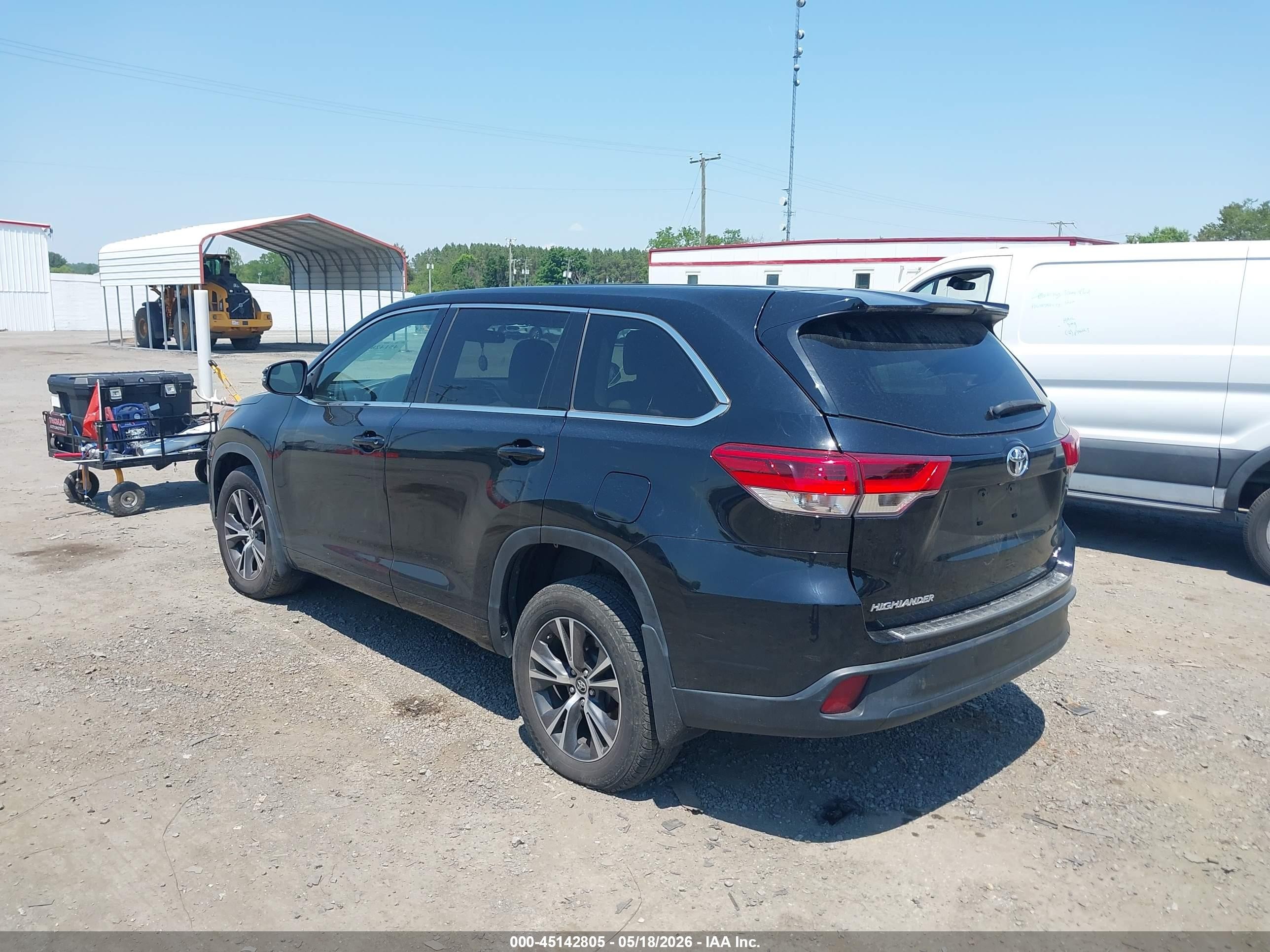 2018 Toyota Highlander Le Black vin: 5TDBZRFH9JS870330