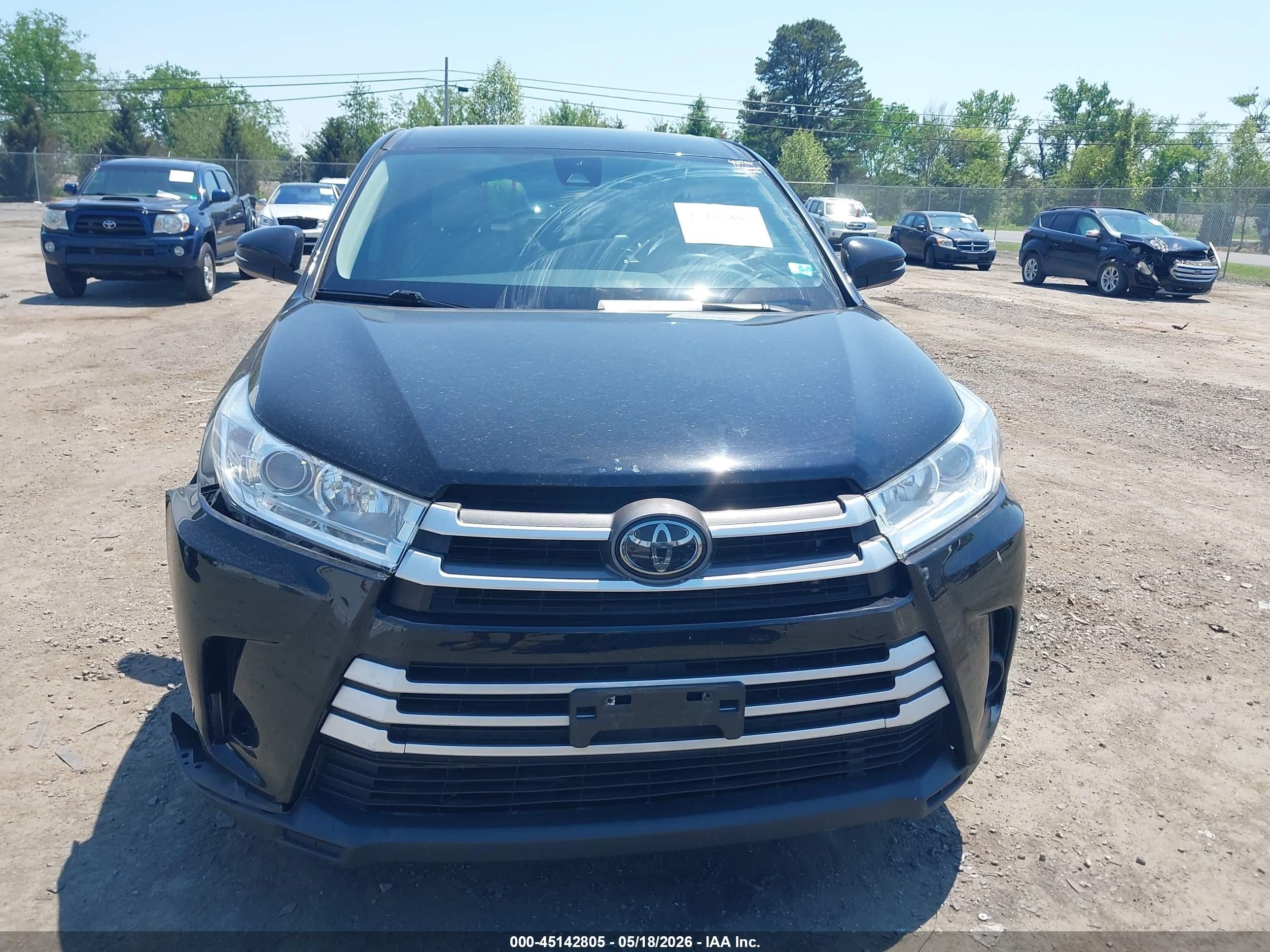 2018 Toyota Highlander Le Black vin: 5TDBZRFH9JS870330