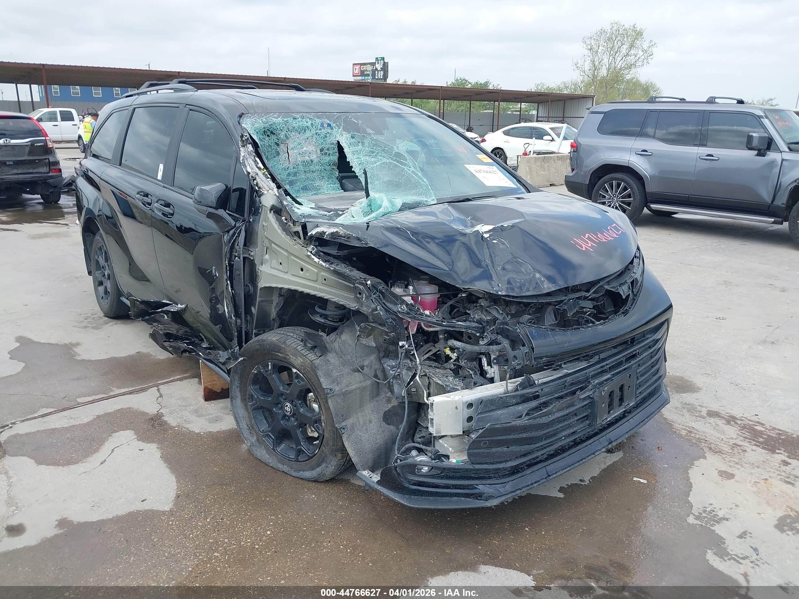 2025 Toyota Sienna Woodland Edition Черный vin: 5TDCSKFC0SS193822