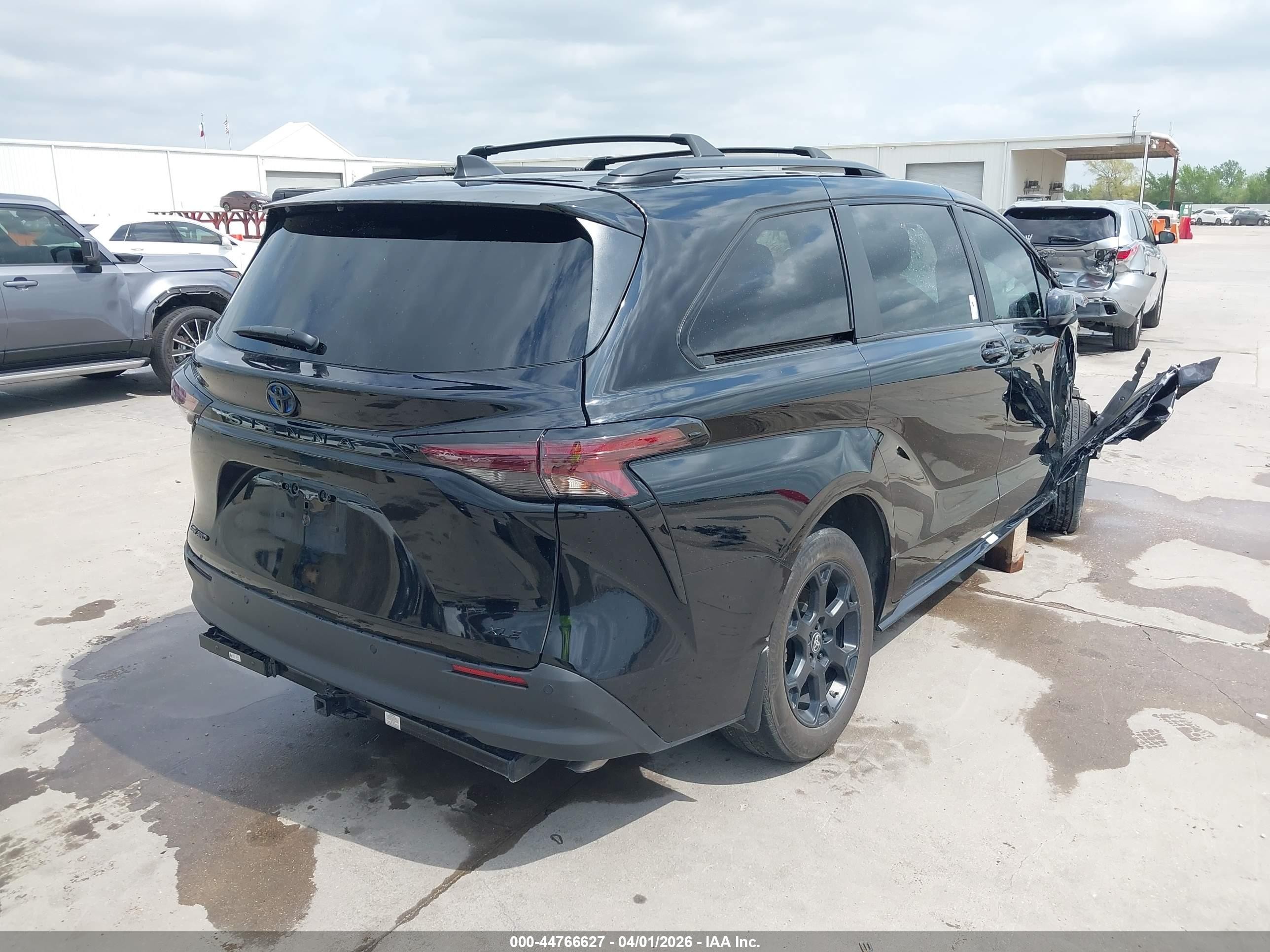 2025 Toyota Sienna Woodland Edition Черный vin: 5TDCSKFC0SS193822