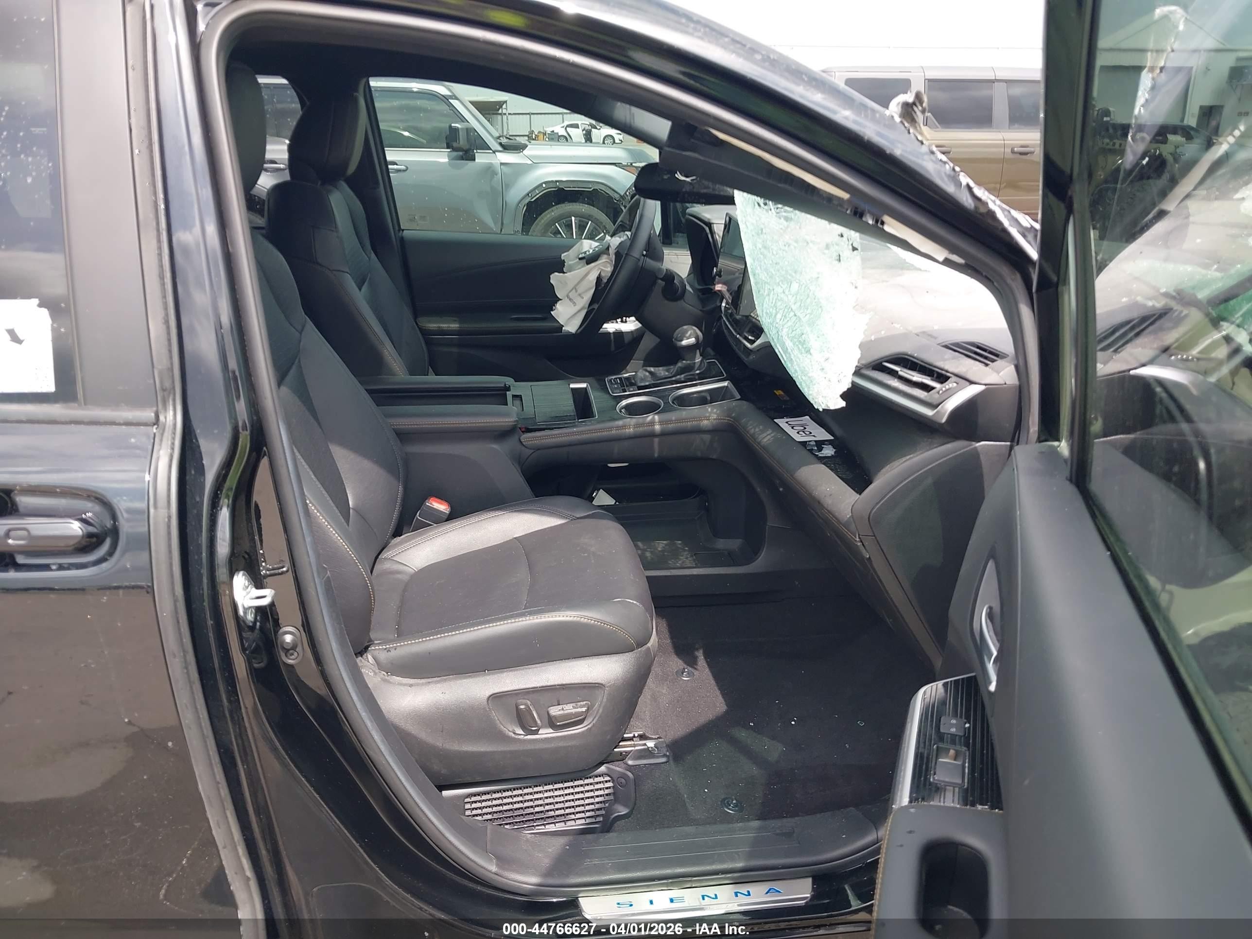 2025 Toyota Sienna Woodland Edition Черный vin: 5TDCSKFC0SS193822