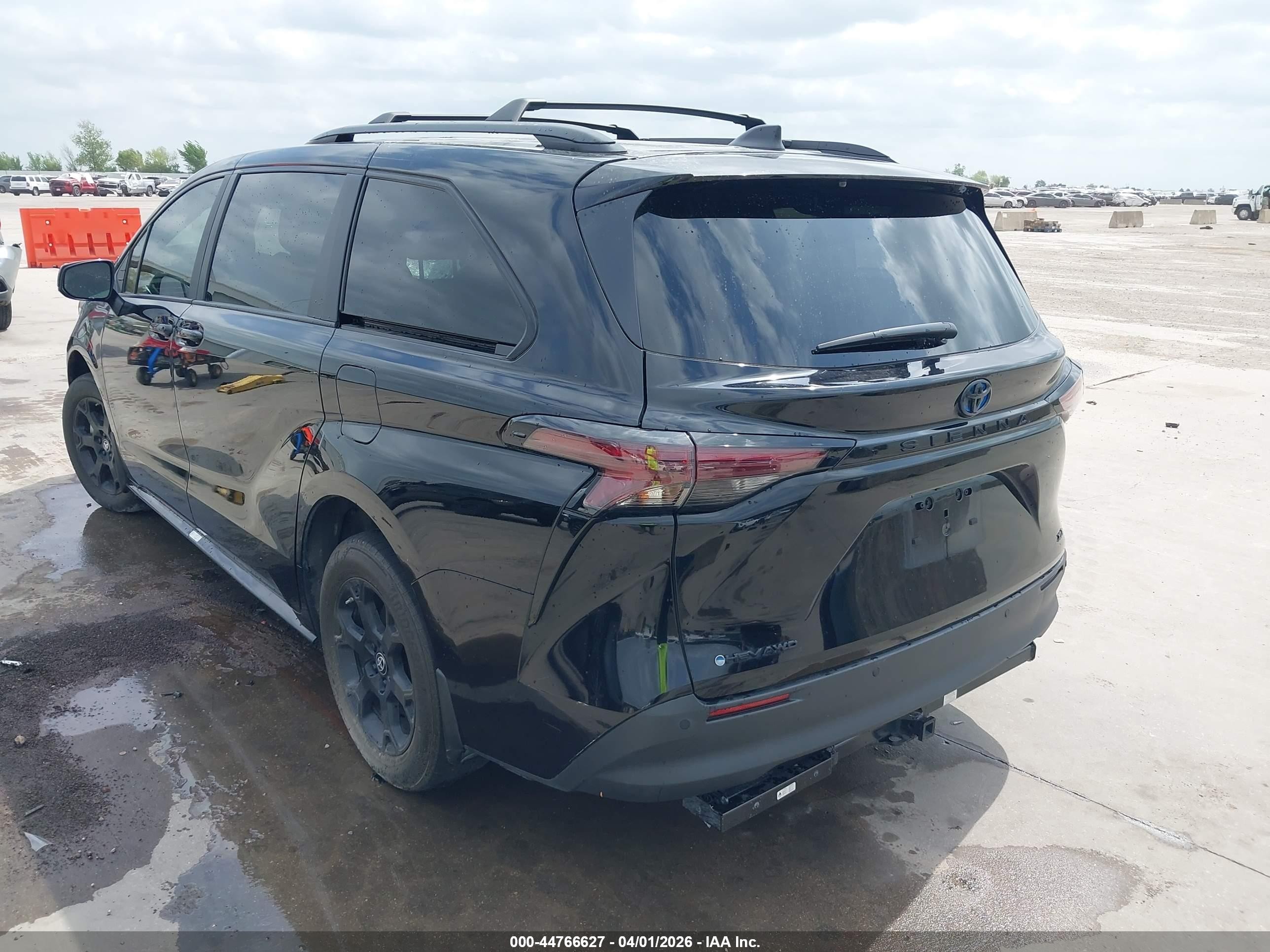 2025 Toyota Sienna Woodland Edition Черный vin: 5TDCSKFC0SS193822