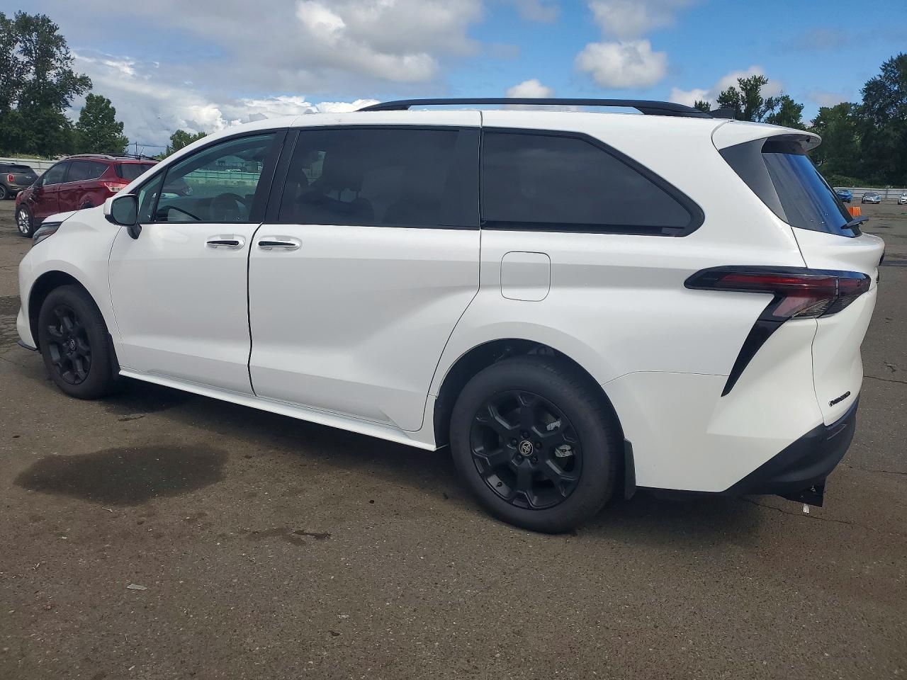 2026 Toyota Sienna Woodland Edition White vin: 5TDCSKFC7TS244914