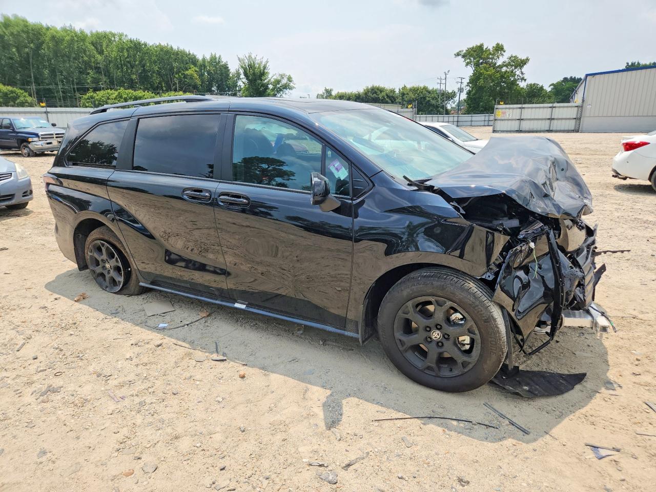 2026 Toyota Sienna Woodland Edition Black vin: 5TDCSKFC8TS244873