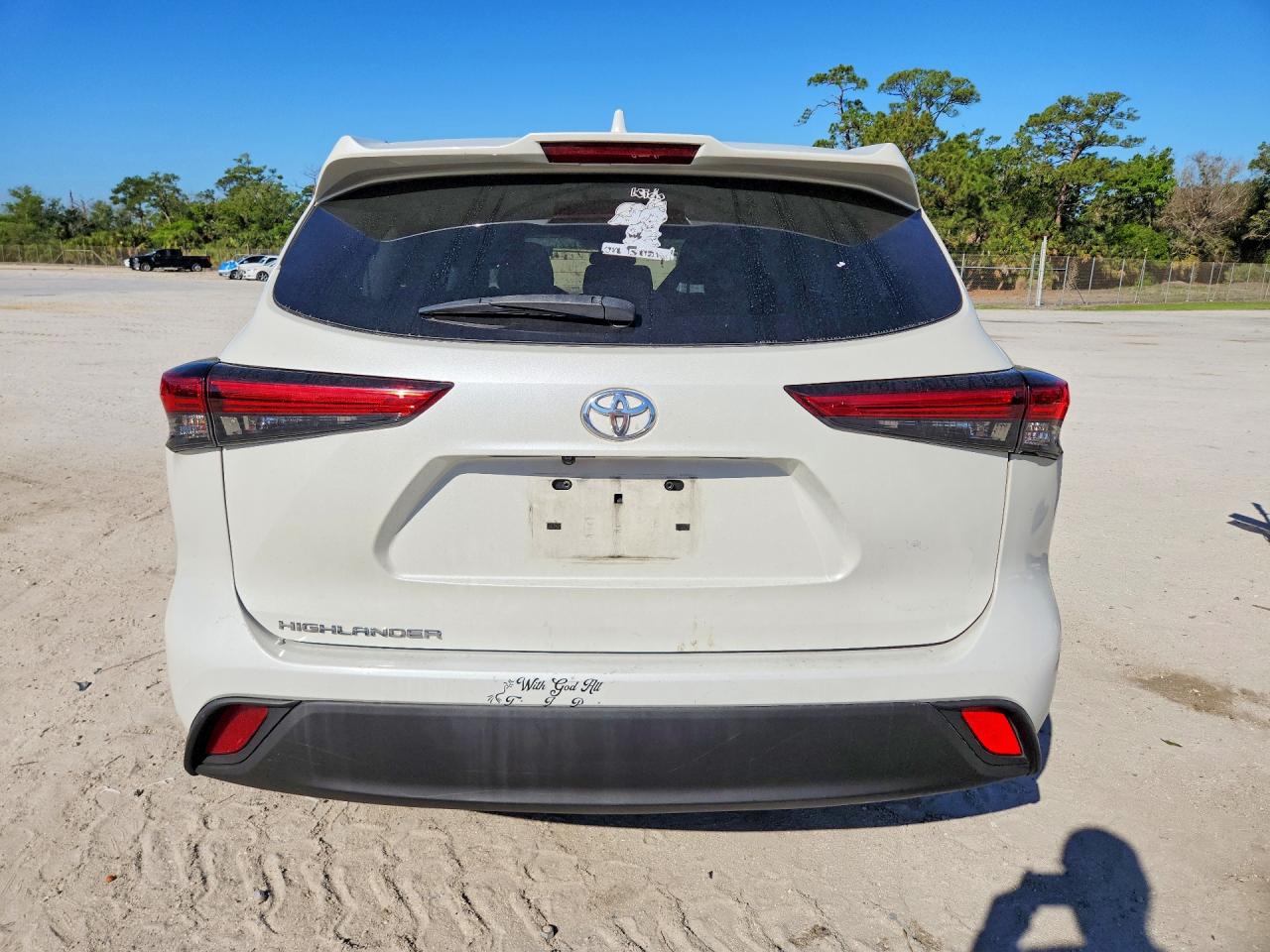 2021 Toyota Highlander L White vin: 5TDCZRAHXMS517899