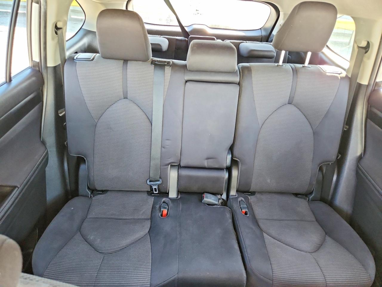 2021 Toyota Highlander L White vin: 5TDCZRAHXMS517899