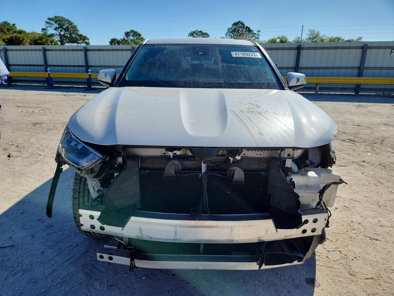 2021 Toyota Highlander L White vin: 5TDCZRAHXMS517899