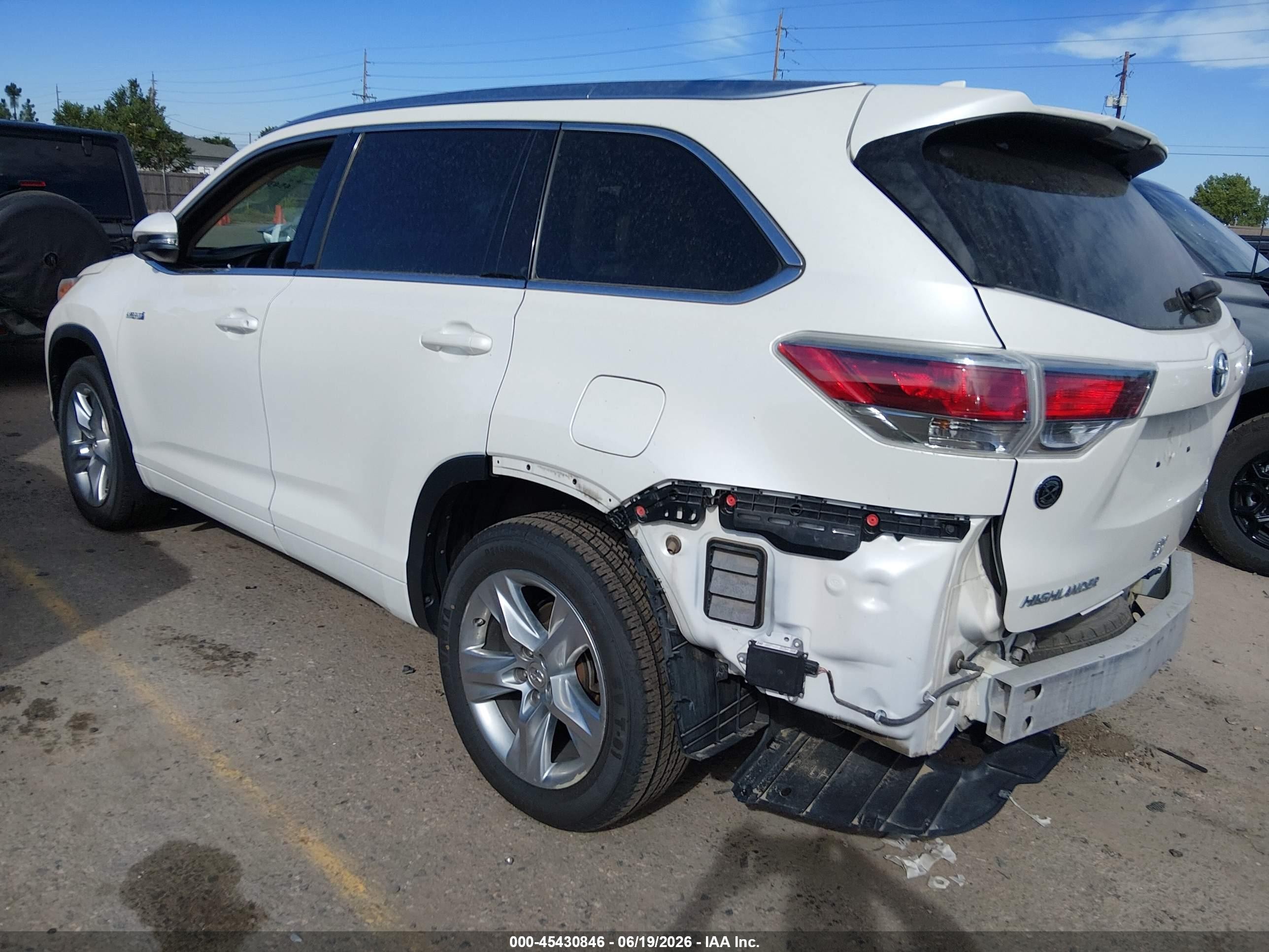 2015 Toyota Highlander Hybrid Limited Platinum V6 White vin: 5TDDCRFH0FS009958