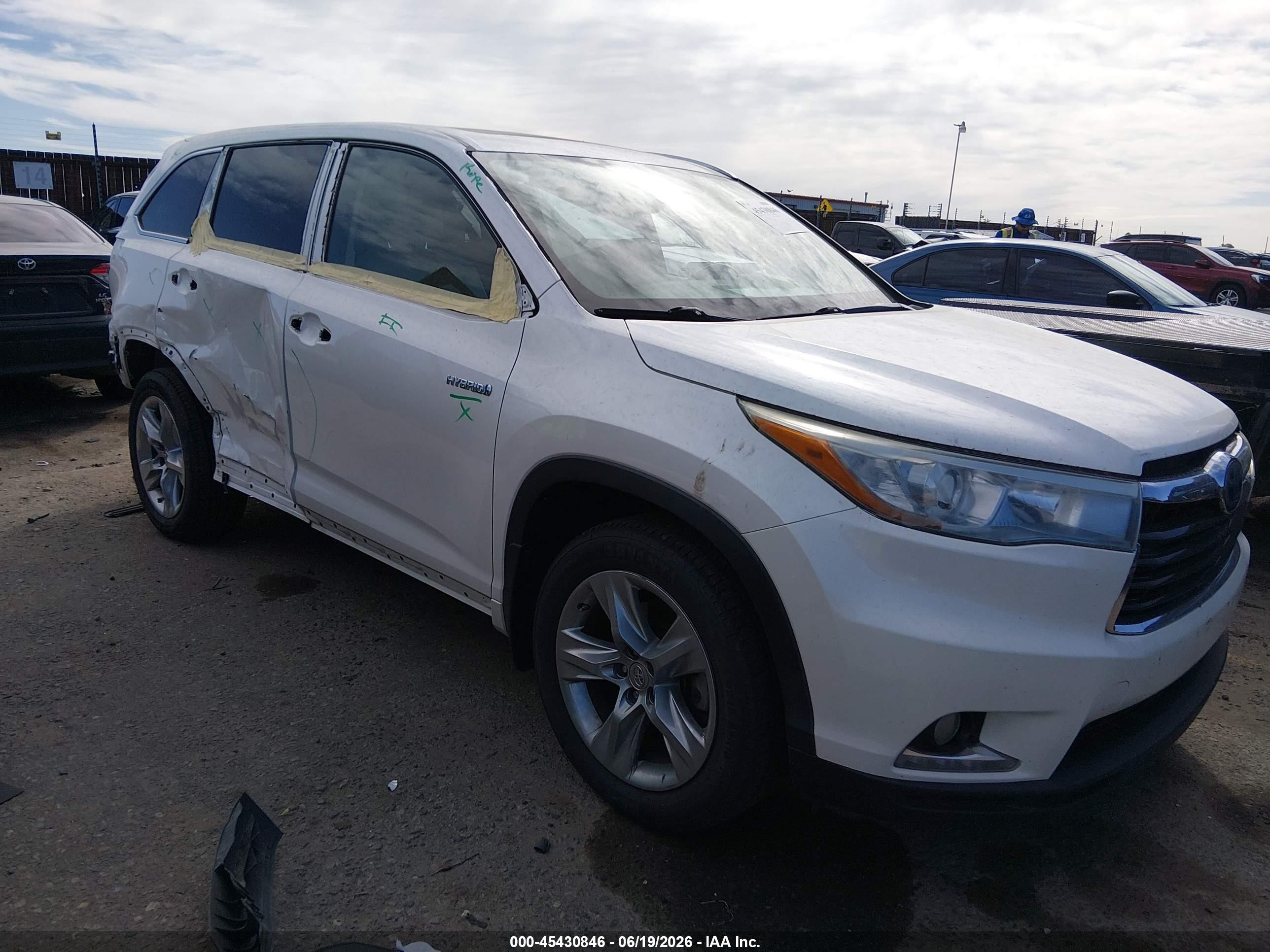 2015 Toyota Highlander Hybrid Limited Platinum V6 White vin: 5TDDCRFH0FS009958
