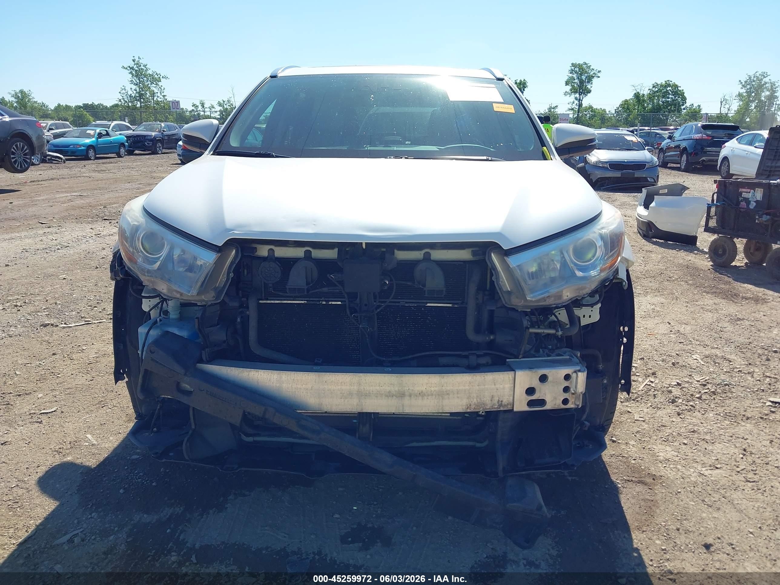 2015 Toyota Highlander Hybrid Limited Platinum V6 White vin: 5TDDCRFH3FS010182