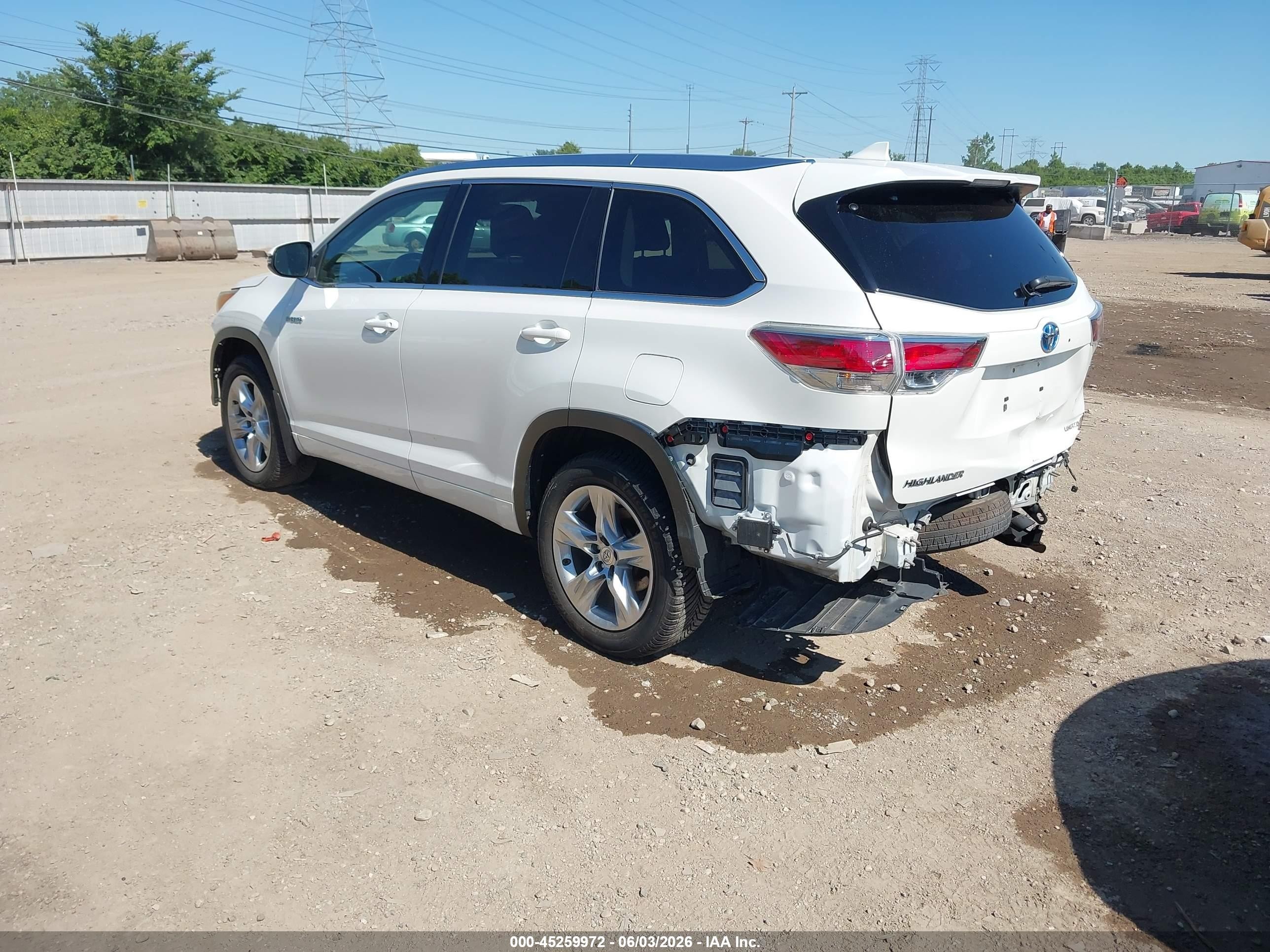 2015 Toyota Highlander Hybrid Limited Platinum V6 White vin: 5TDDCRFH3FS010182