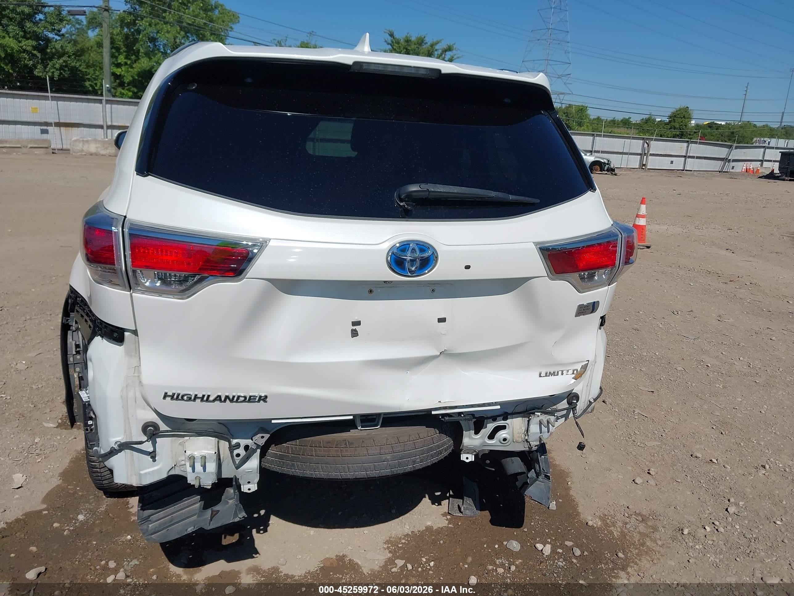 2015 Toyota Highlander Hybrid Limited Platinum V6 White vin: 5TDDCRFH3FS010182