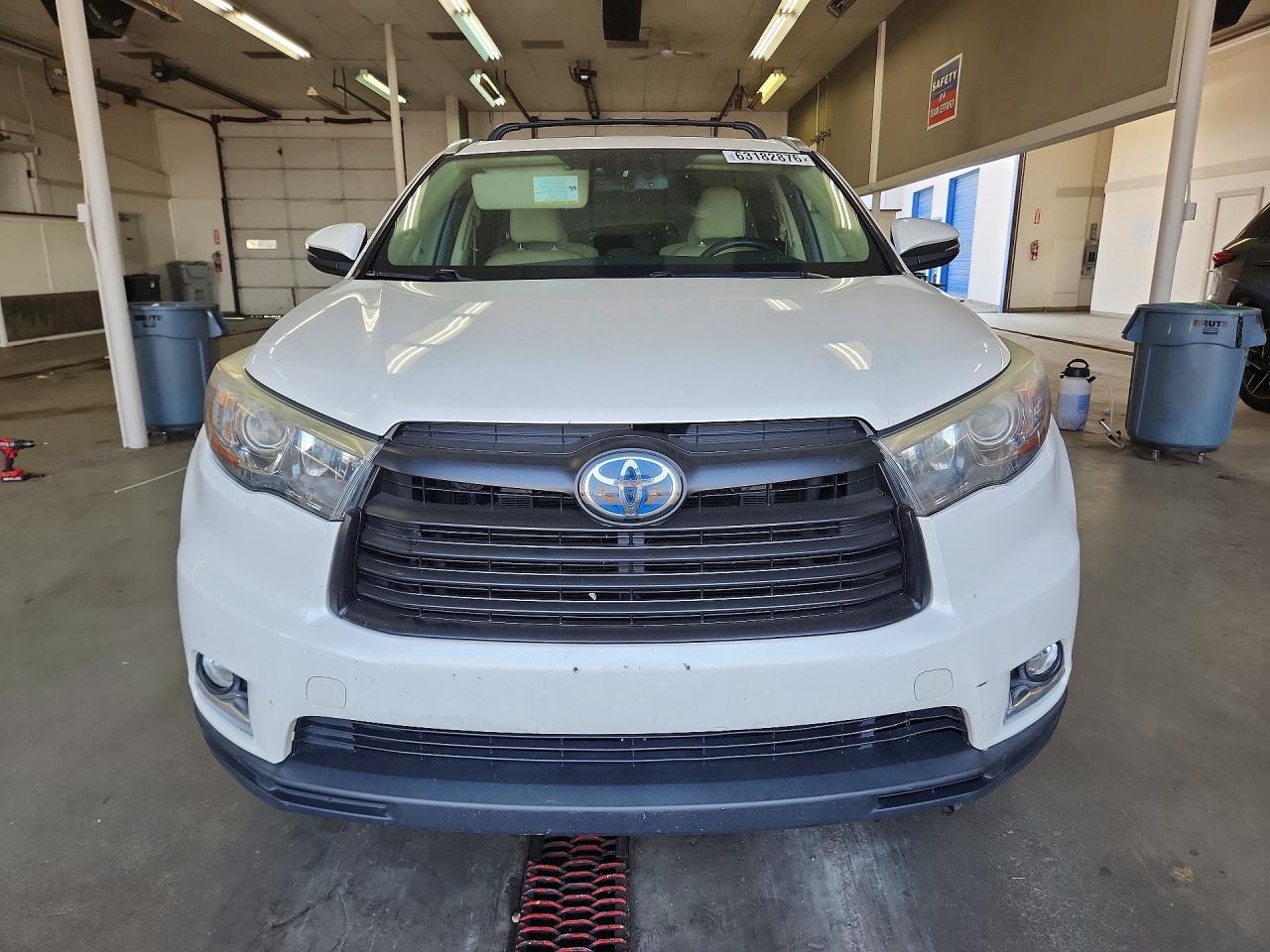 2015 Toyota Highlander Hybrid Limited Platinum White vin: 5TDDCRFH4FS009204