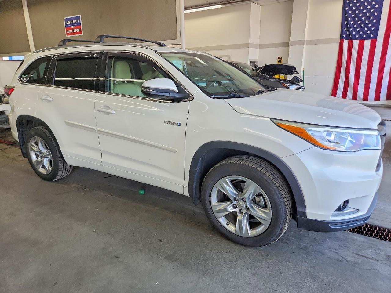 2015 Toyota Highlander Hybrid Limited Platinum White vin: 5TDDCRFH4FS009204