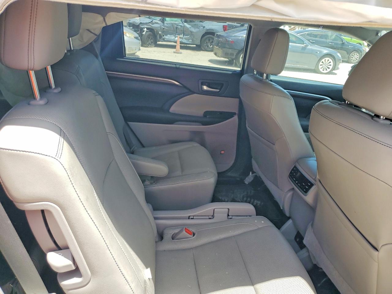 2015 Toyota Highlander Hybrid Limited Platinum Gray vin: 5TDDCRFH8FS008489