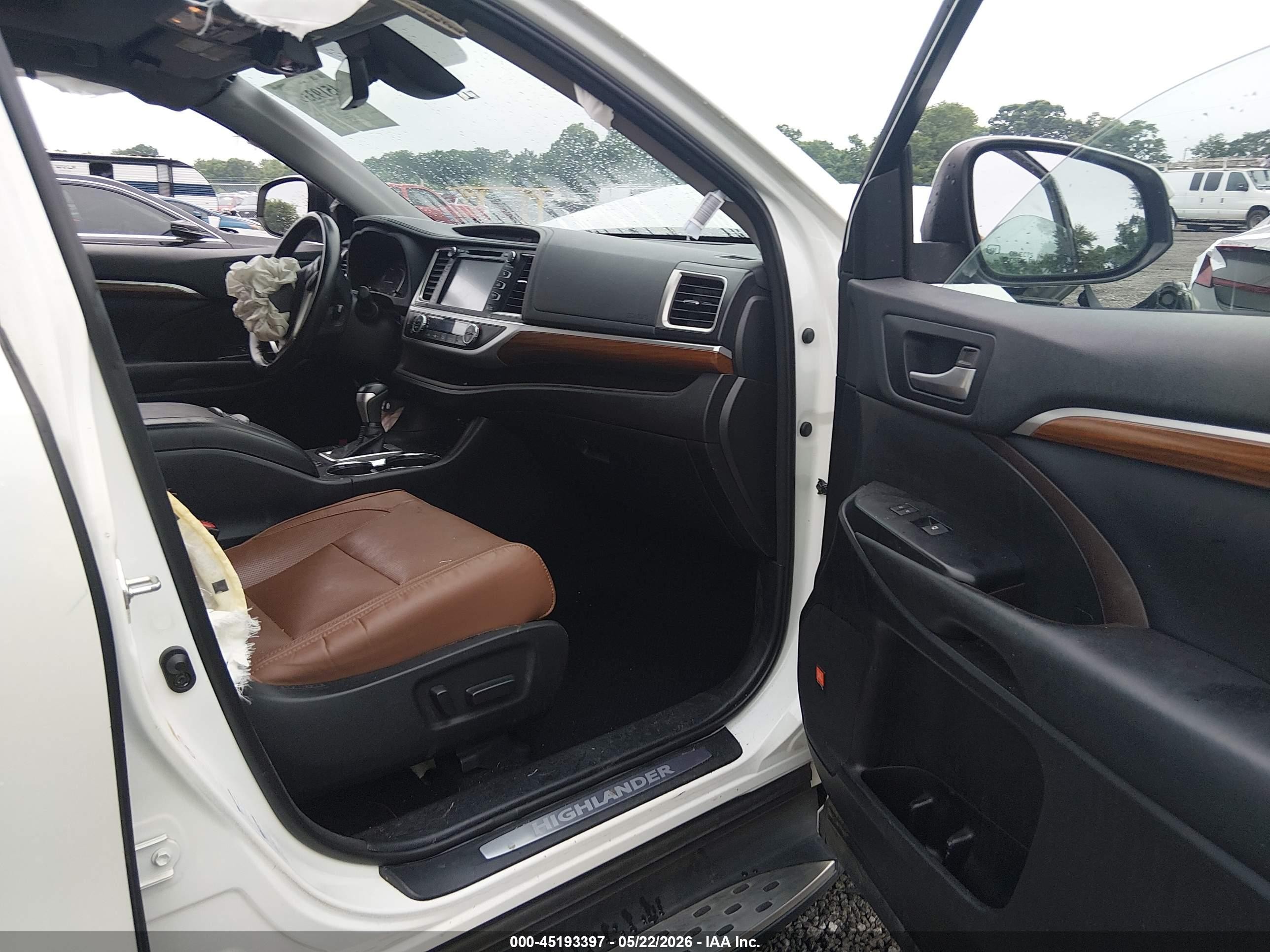 2018 Toyota Highlander Hybrid Limited Белый vin: 5TDDGRFH0JS044013