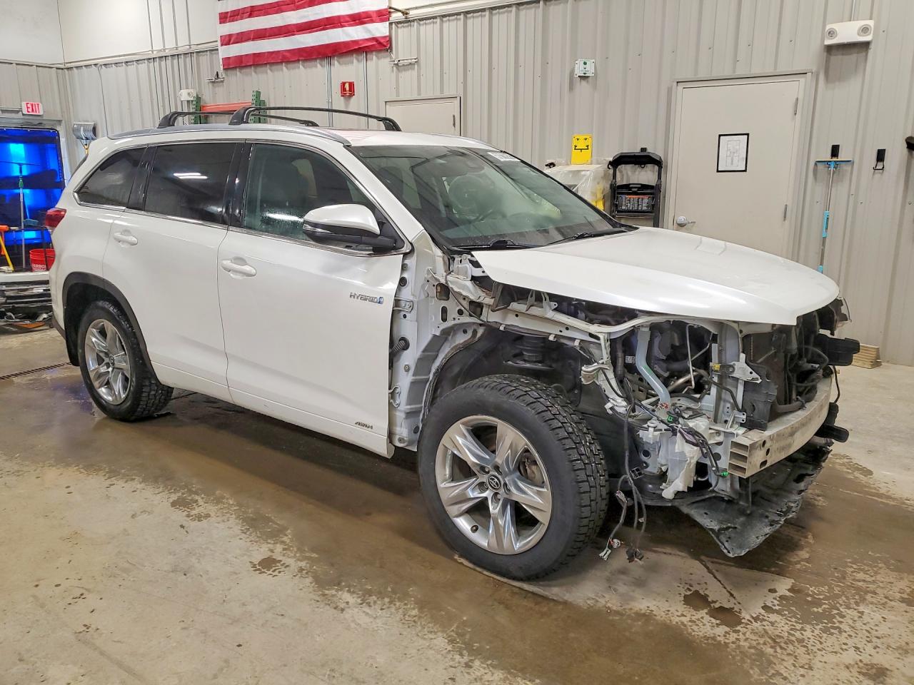 2018 Toyota Highlander Hybrid Limited White vin: 5TDDGRFH8JS049301