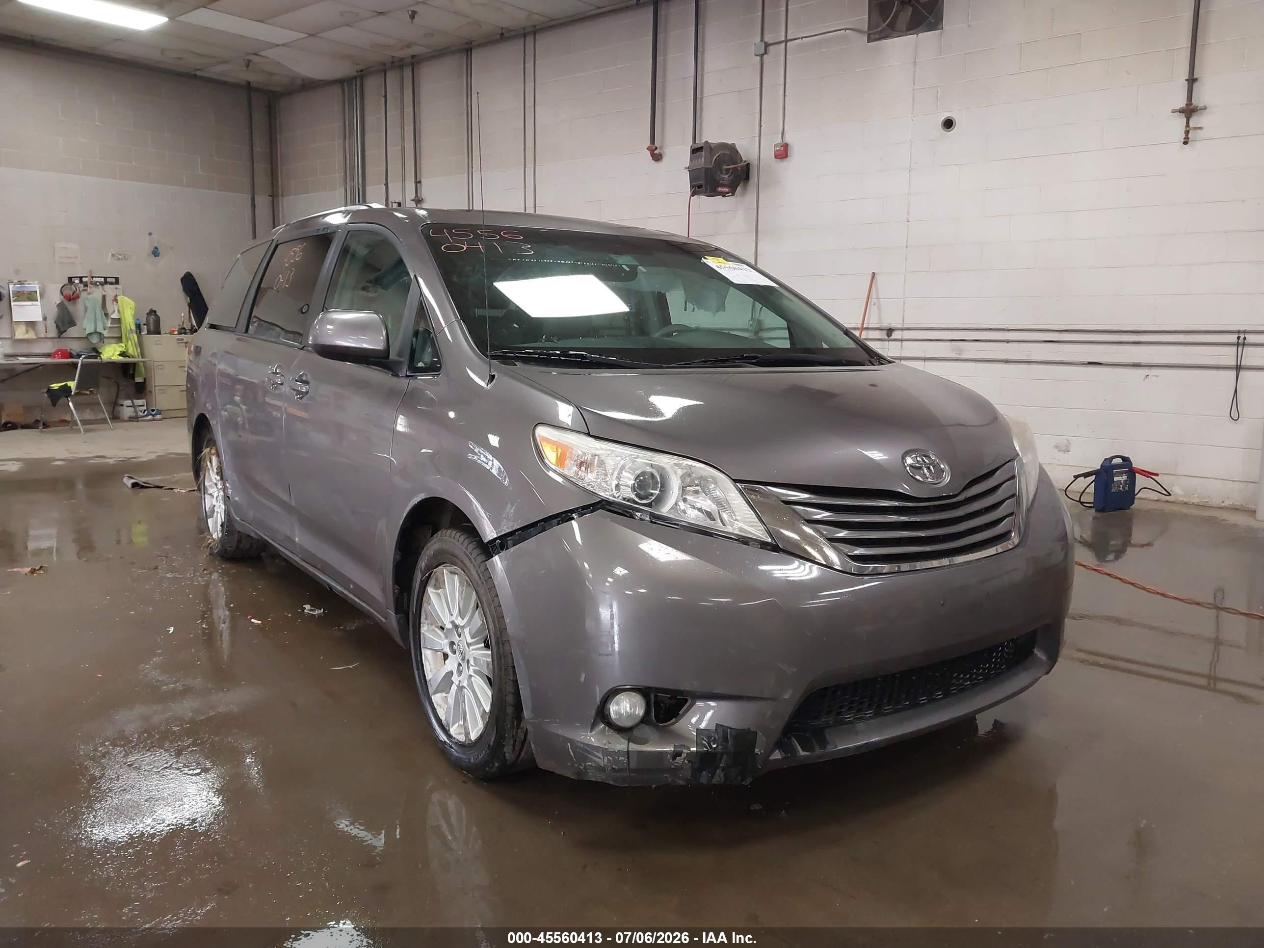 2011 Toyota Sienna Xle Gray vin: 5TDDK3DC0BS007516