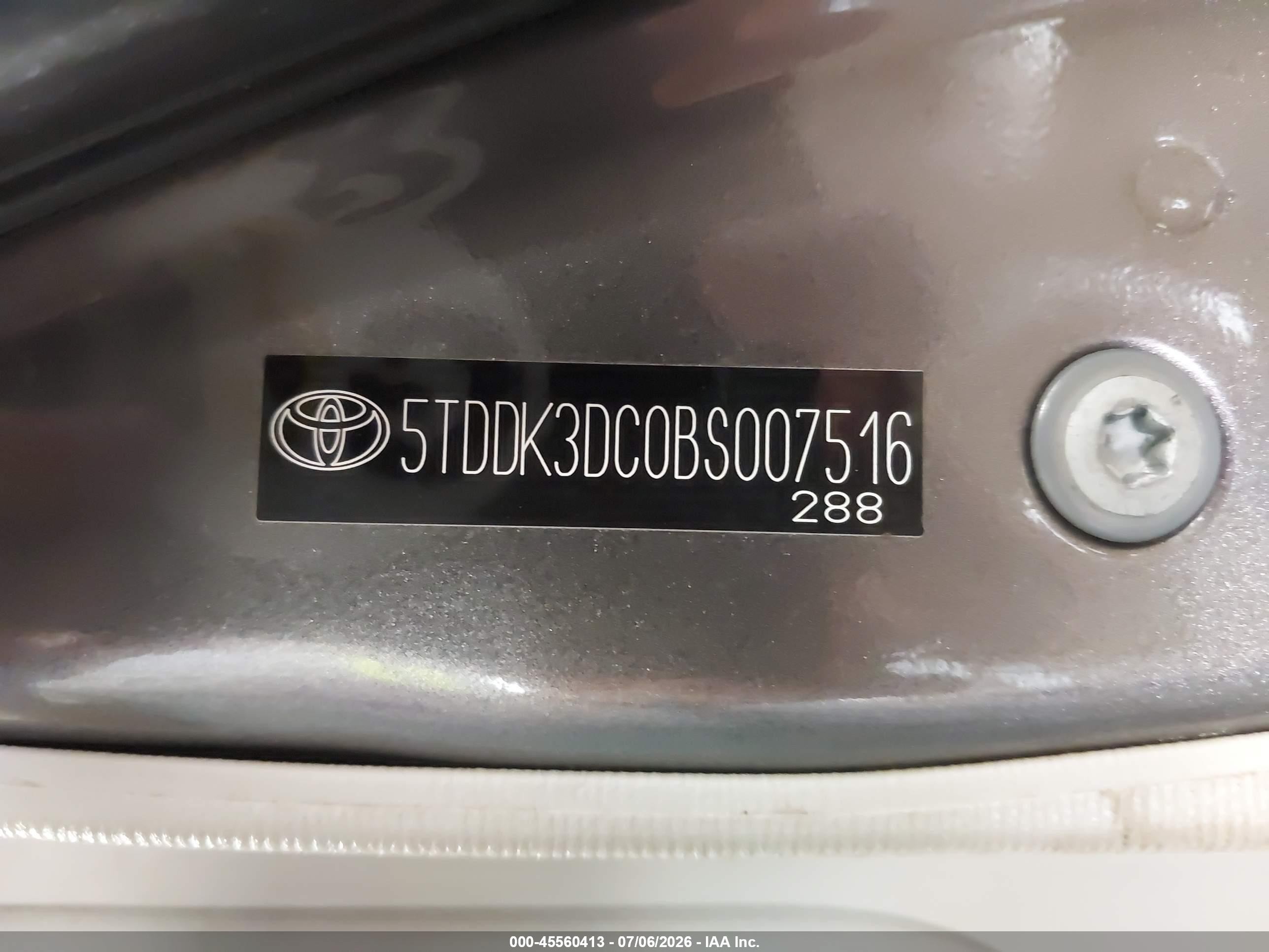 2011 Toyota Sienna Xle Gray vin: 5TDDK3DC0BS007516