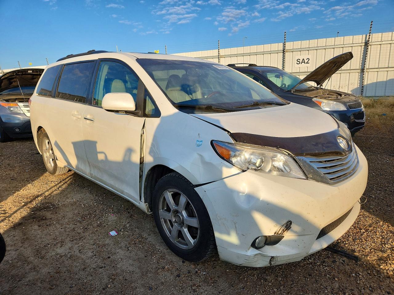 2011 Toyota Sienna Limited White vin: 5TDDK3DC0BS017933