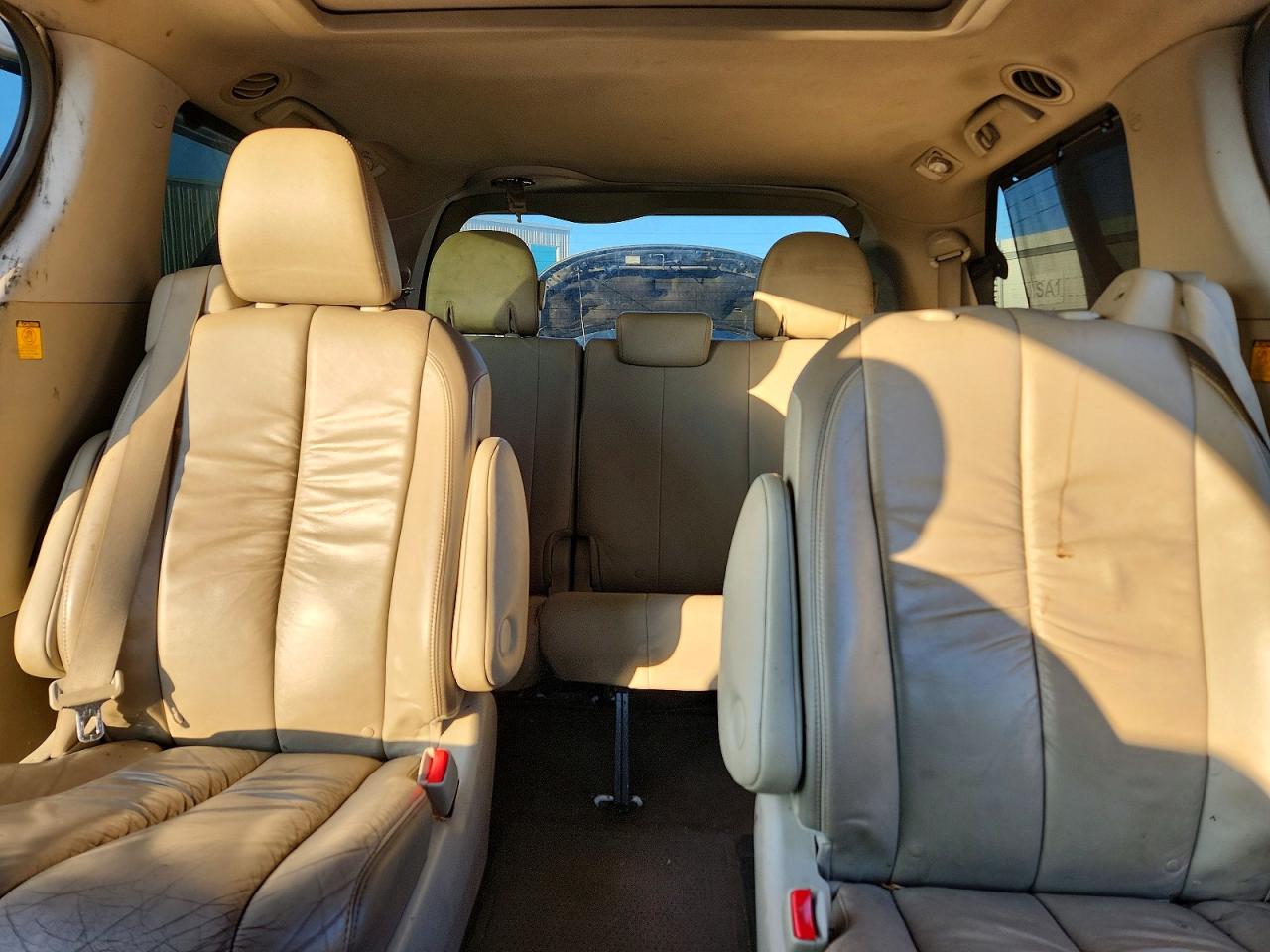 2011 Toyota Sienna Limited White vin: 5TDDK3DC0BS017933