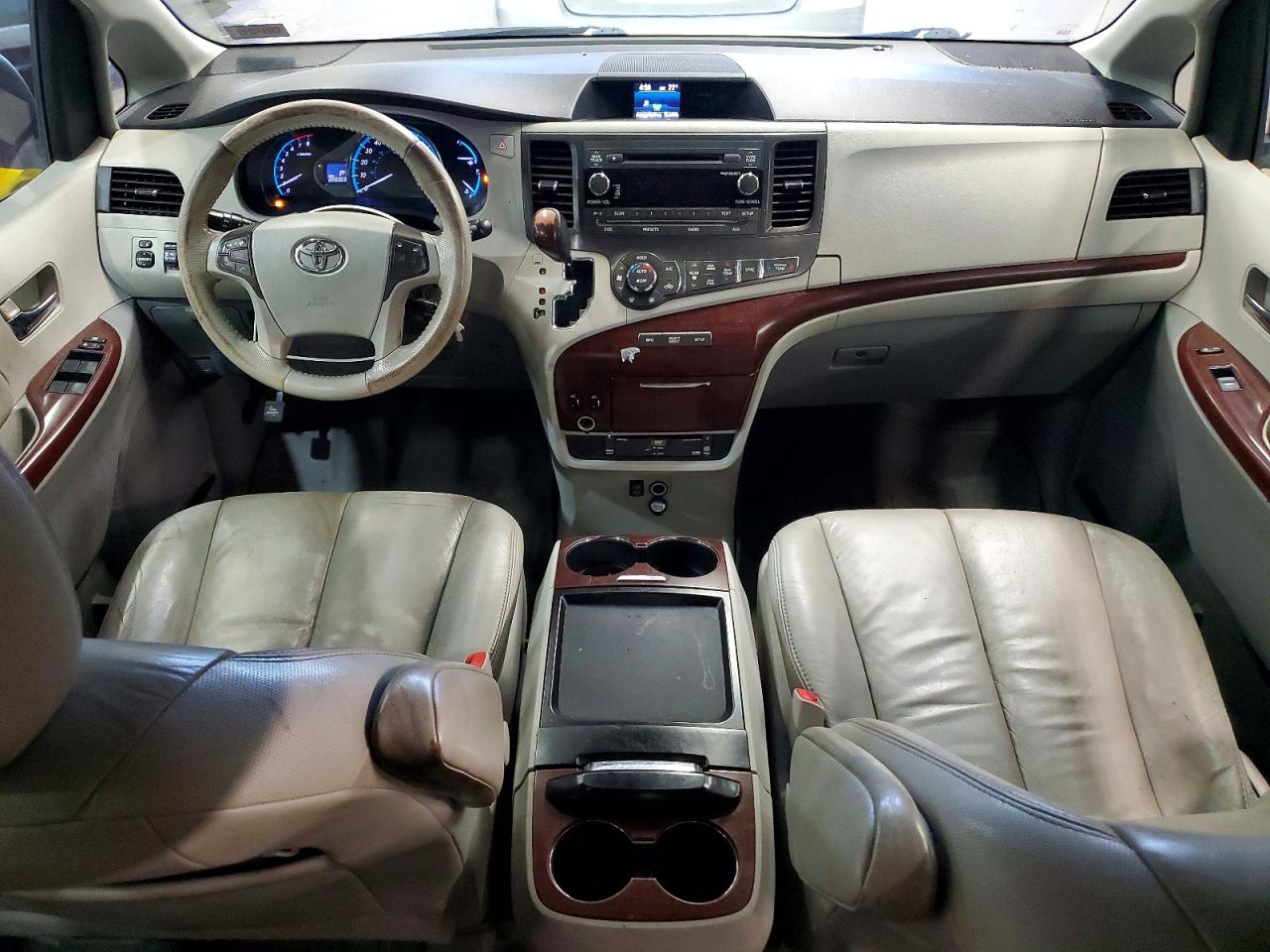 2011 Toyota Sienna Xle 7-passenger White vin: 5TDDK3DC0BS019018
