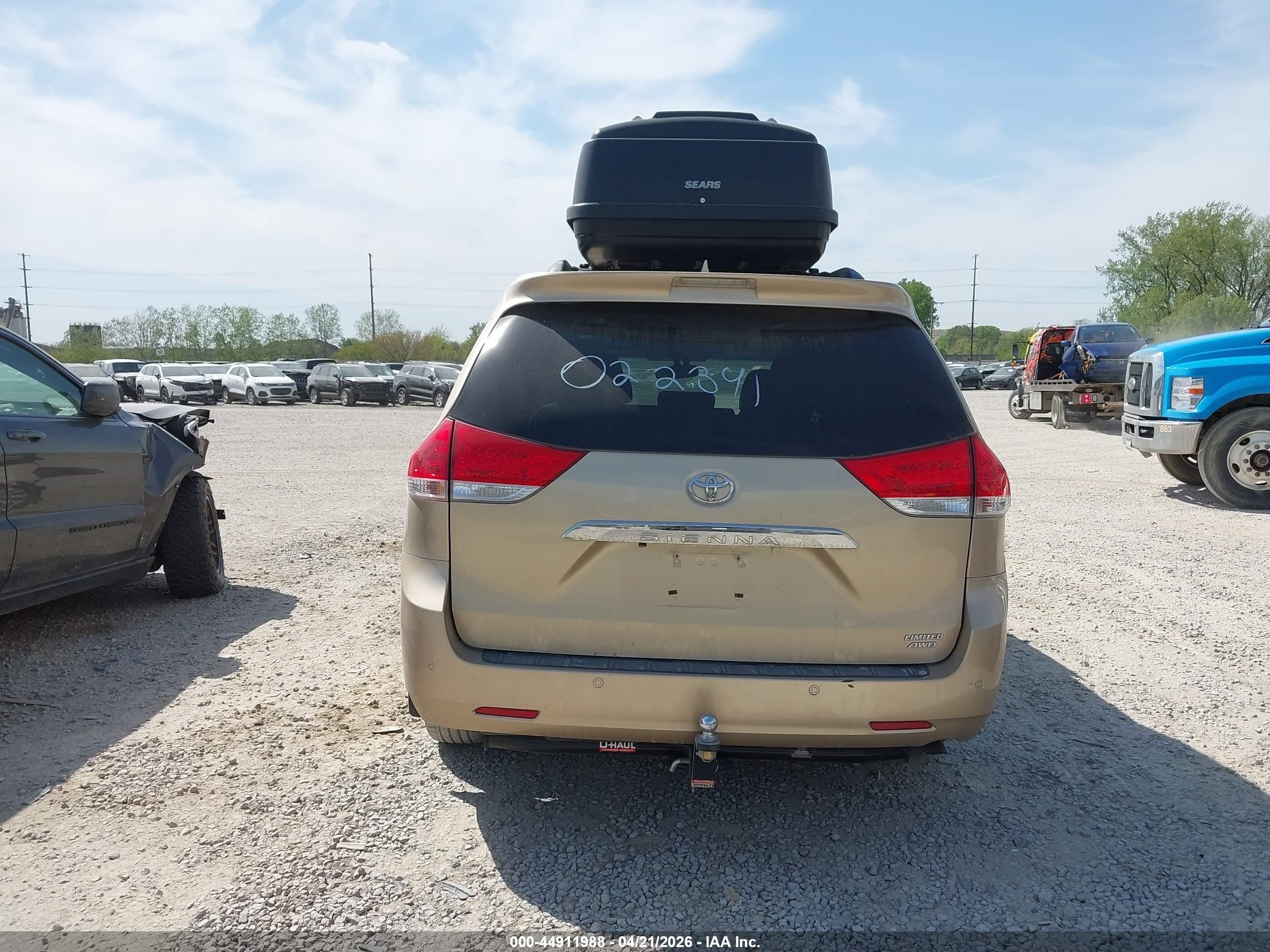 2011 Toyota Sienna Limited Gold vin: 5TDDK3DC0BS022341