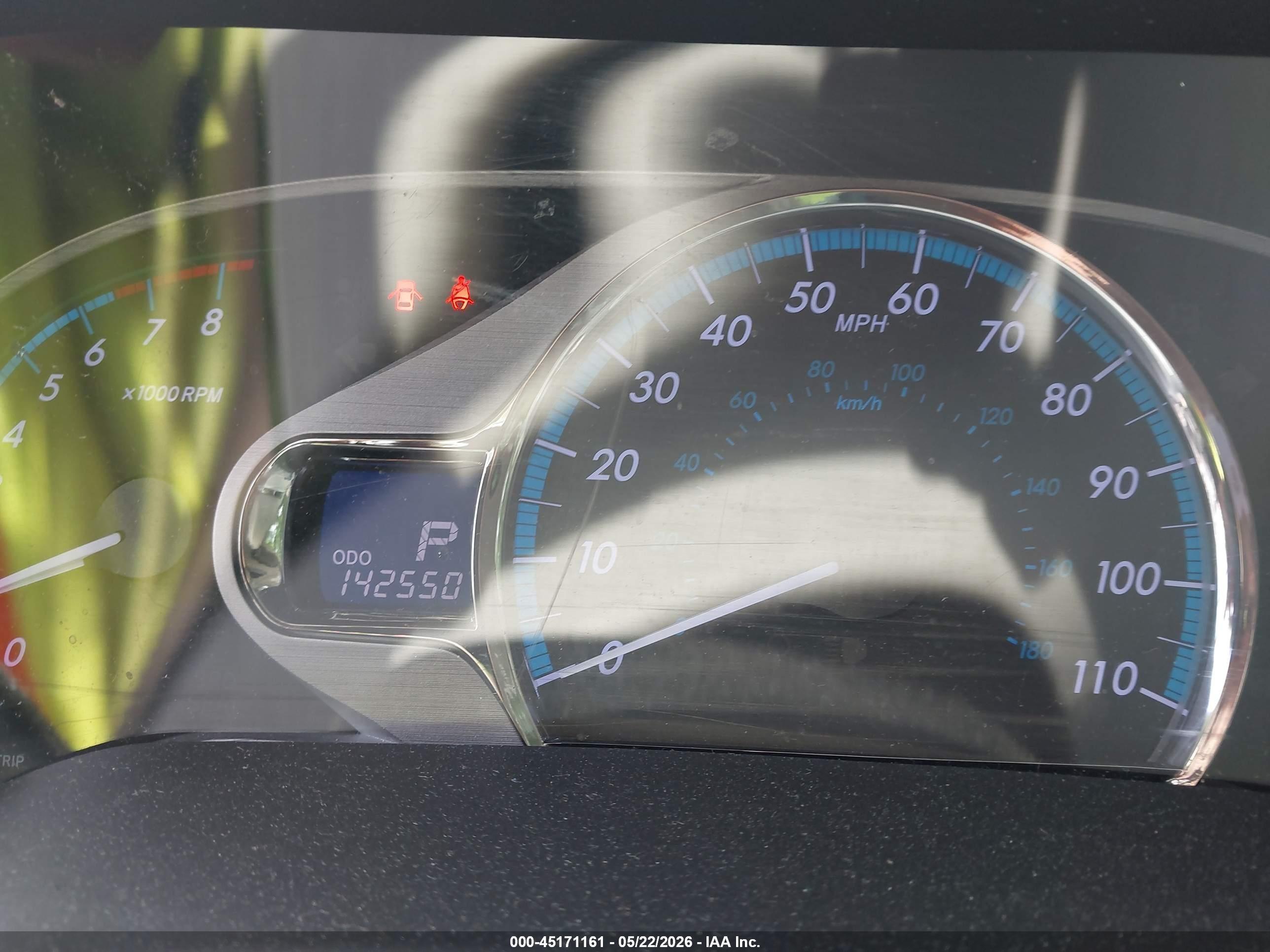 2011 Toyota Sienna Limited Silver vin: 5TDDK3DC0BS028172