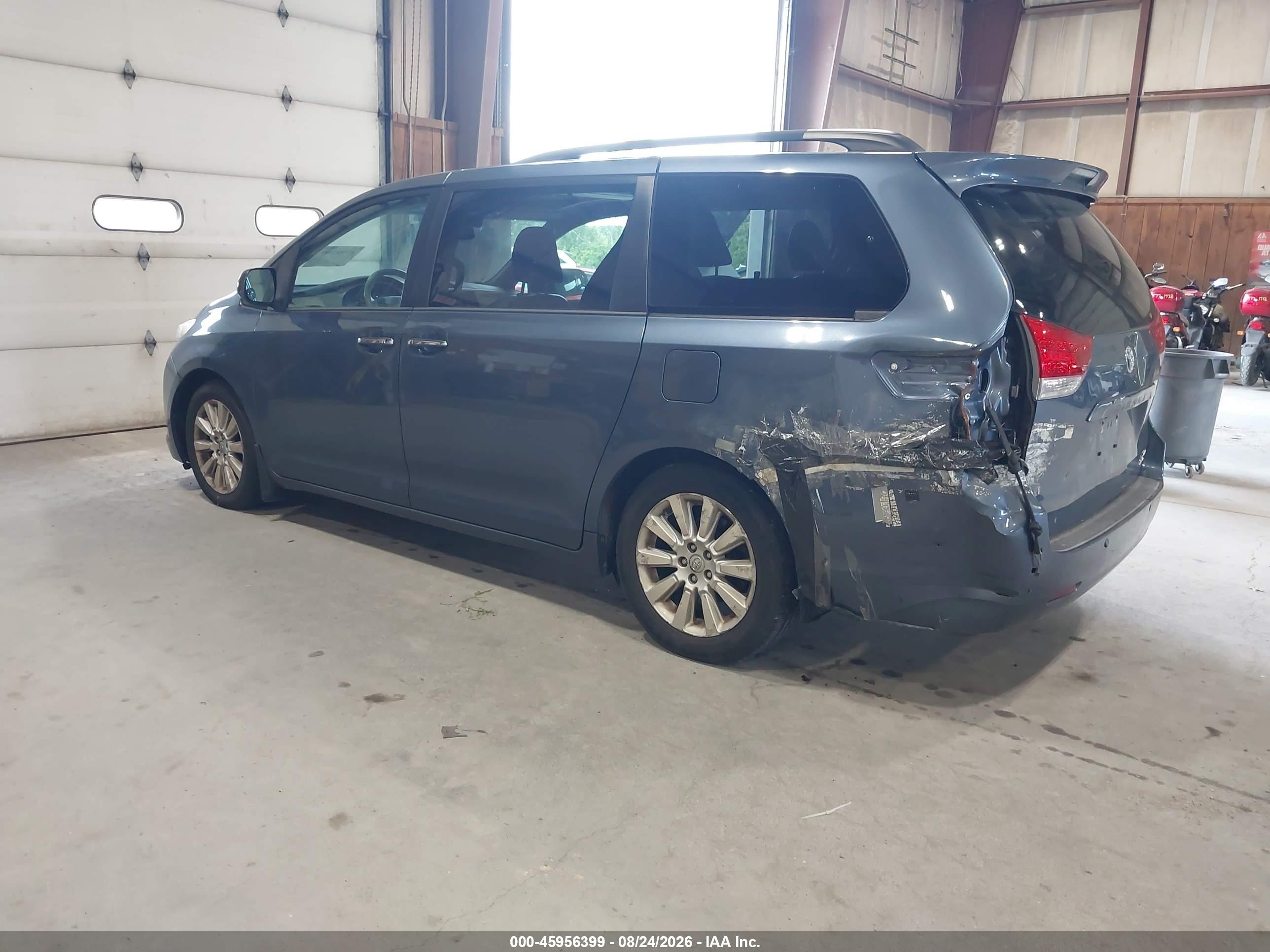 2013 Toyota Sienna Xle 7 Passenger Light Blue vin: 5TDDK3DC0DS056248