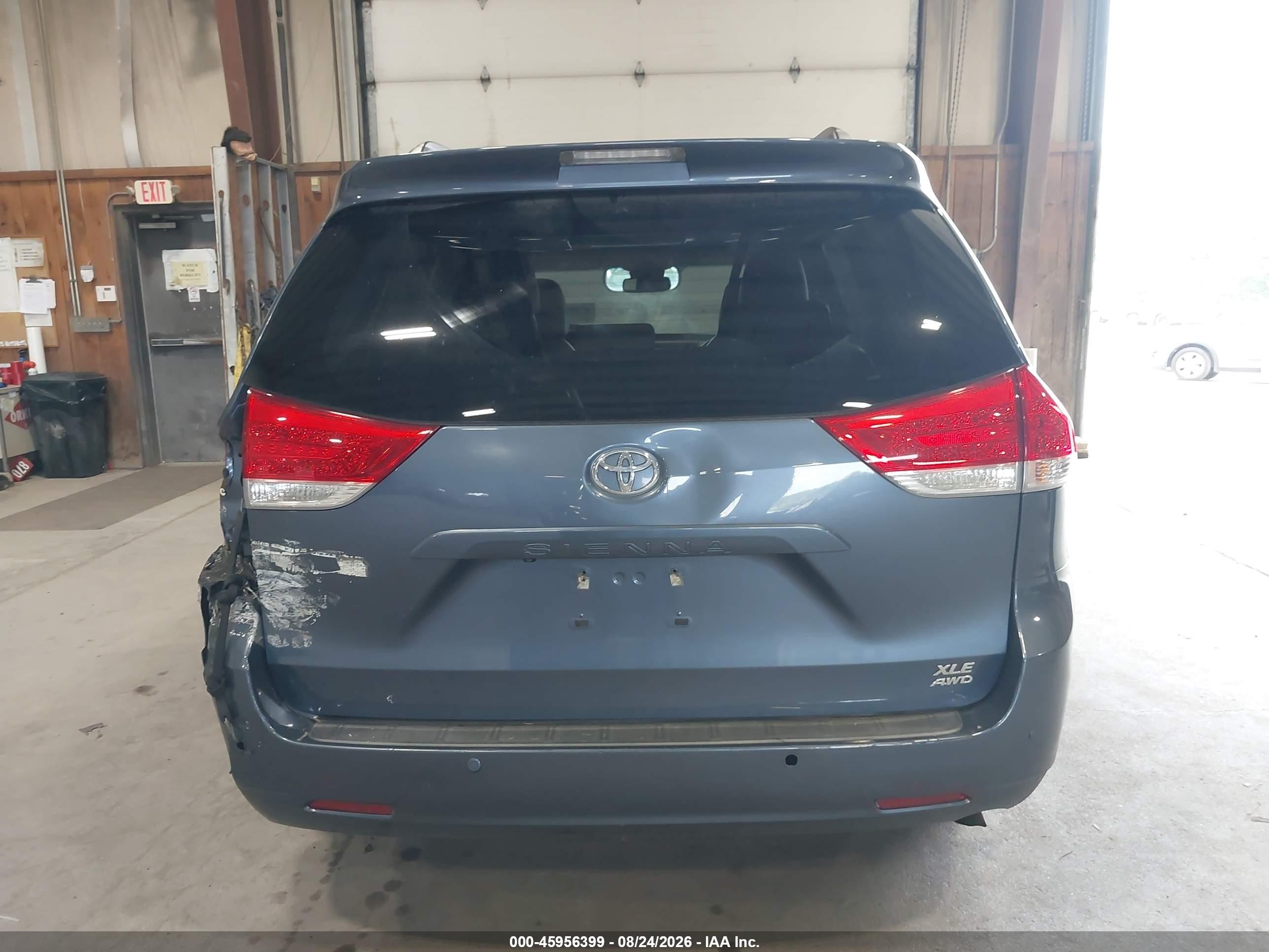 2013 Toyota Sienna Xle 7 Passenger Light Blue vin: 5TDDK3DC0DS056248