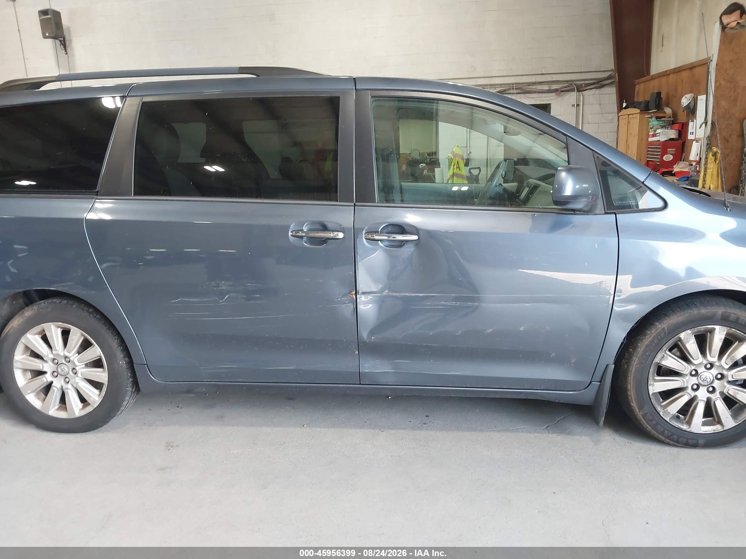 2013 Toyota Sienna Xle 7 Passenger Light Blue vin: 5TDDK3DC0DS056248