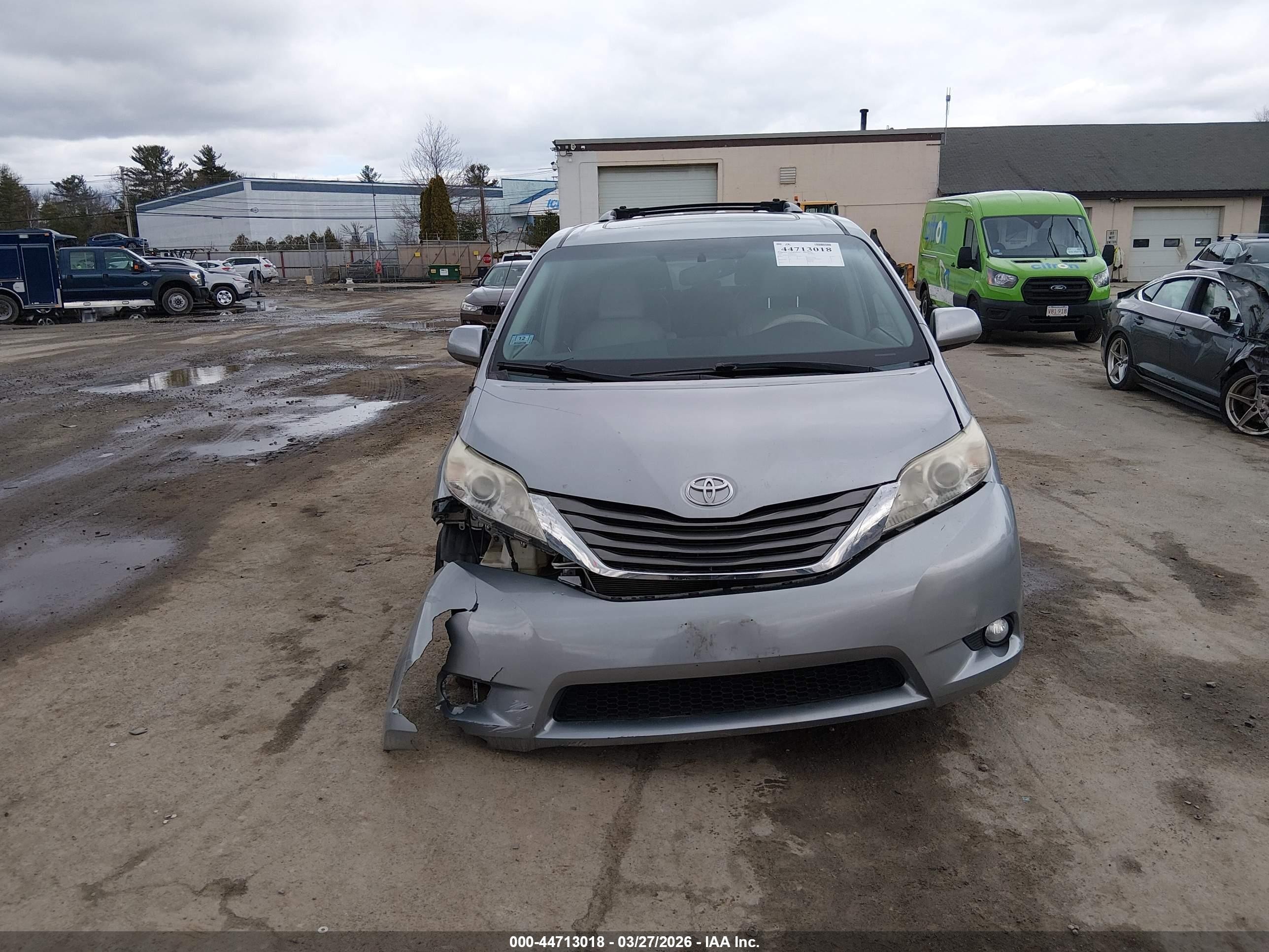 2013 Toyota Sienna Xle 7 Passenger Silver vin: 5TDDK3DC0DS057075