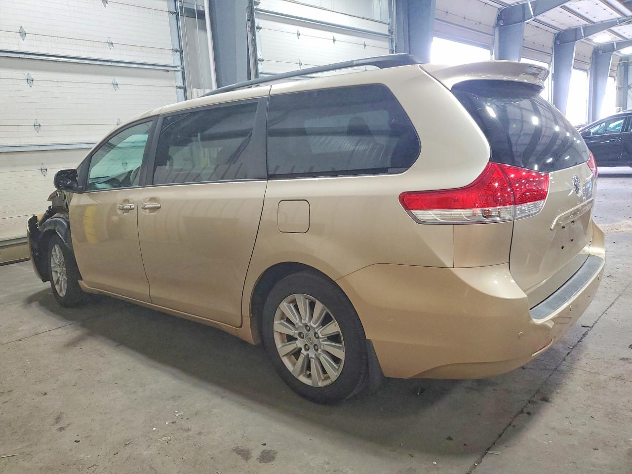 2013 Toyota Sienna Xle 7-passenger Gold vin: 5TDDK3DC0DS066505