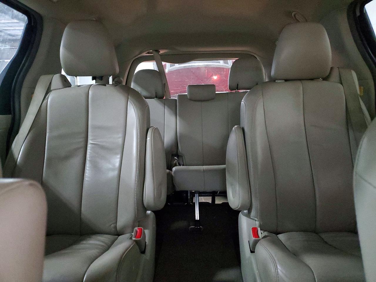 2013 Toyota Sienna Xle 7-passenger Gold vin: 5TDDK3DC0DS066505