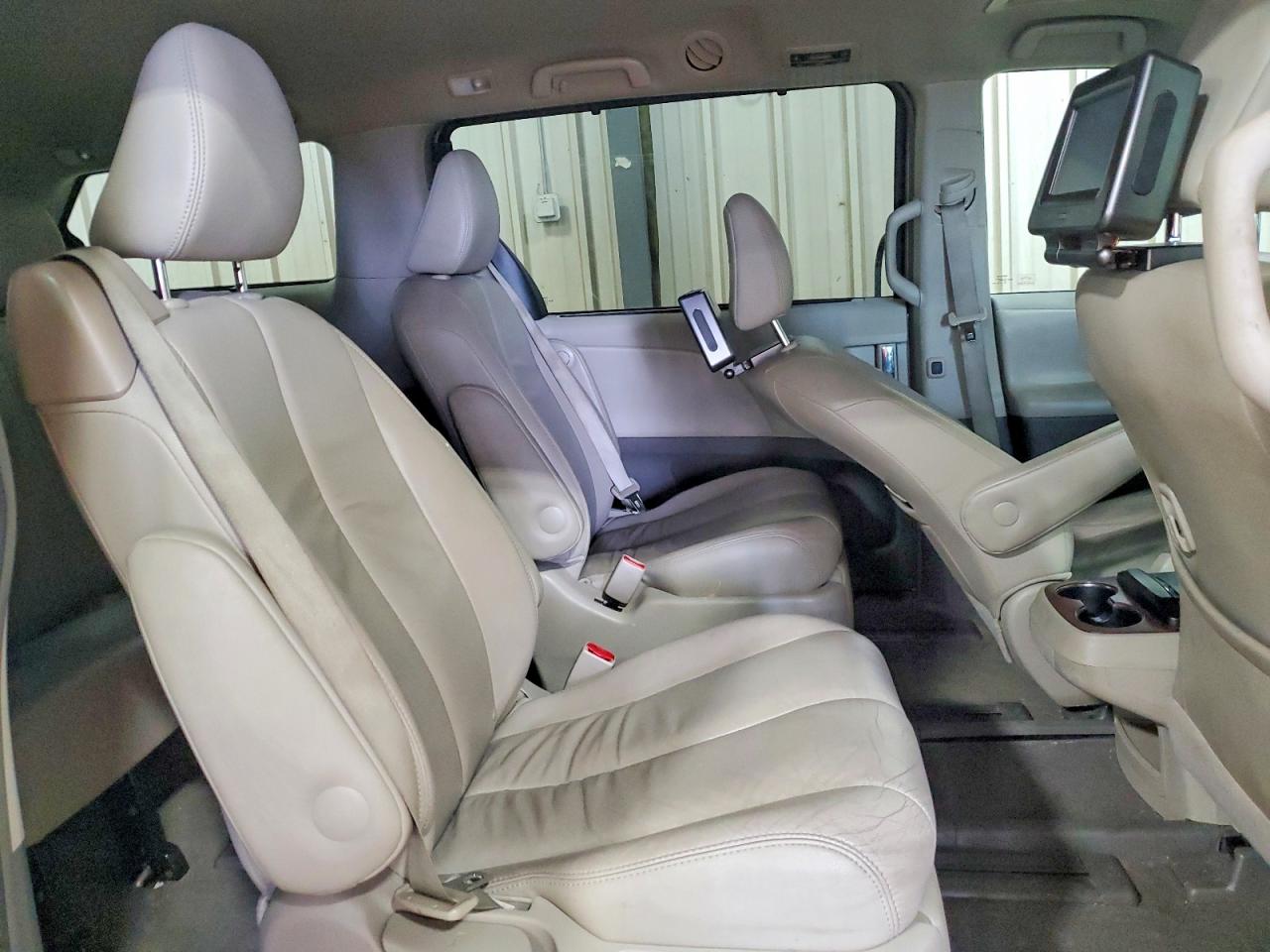 2013 Toyota Sienna Xle 7-passenger Gold vin: 5TDDK3DC0DS066505