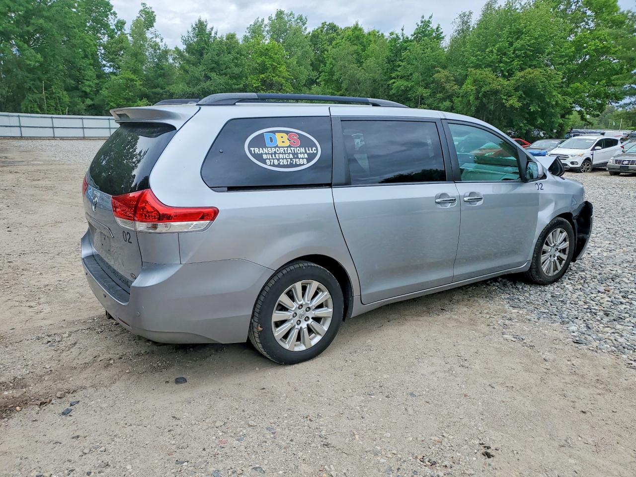 2014 Toyota Sienna Xle 7-passenger Silver vin: 5TDDK3DC0ES072628