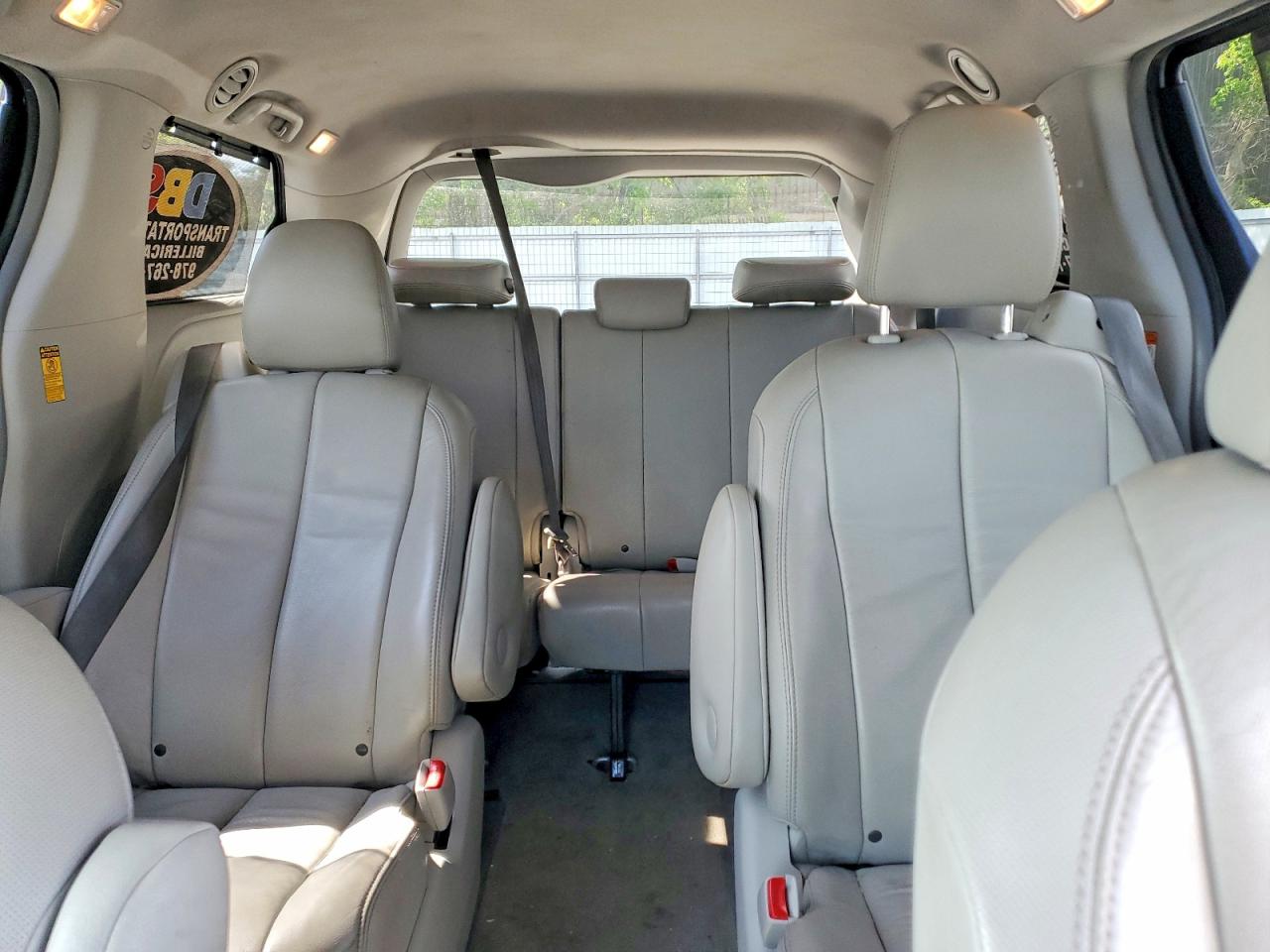 2014 Toyota Sienna Xle 7-passenger Silver vin: 5TDDK3DC0ES072628