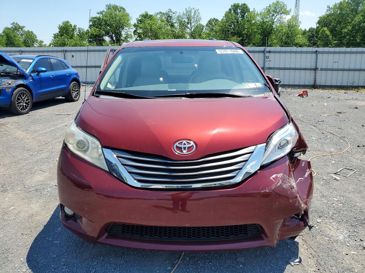 2014 Toyota Sienna Xle 7-passenger Красный vin: 5TDDK3DC0ES074010