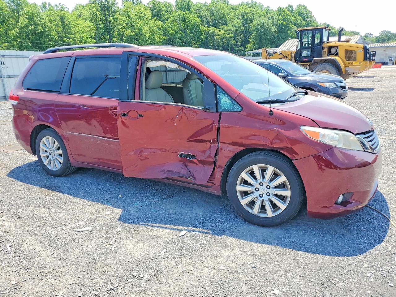 2014 Toyota Sienna Xle 7-passenger Красный vin: 5TDDK3DC0ES074010