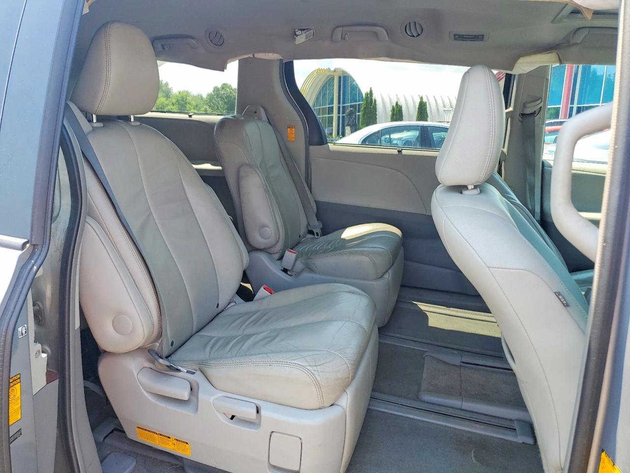 2014 Toyota Sienna Xle 7-passenger Silver vin: 5TDDK3DC0ES078543