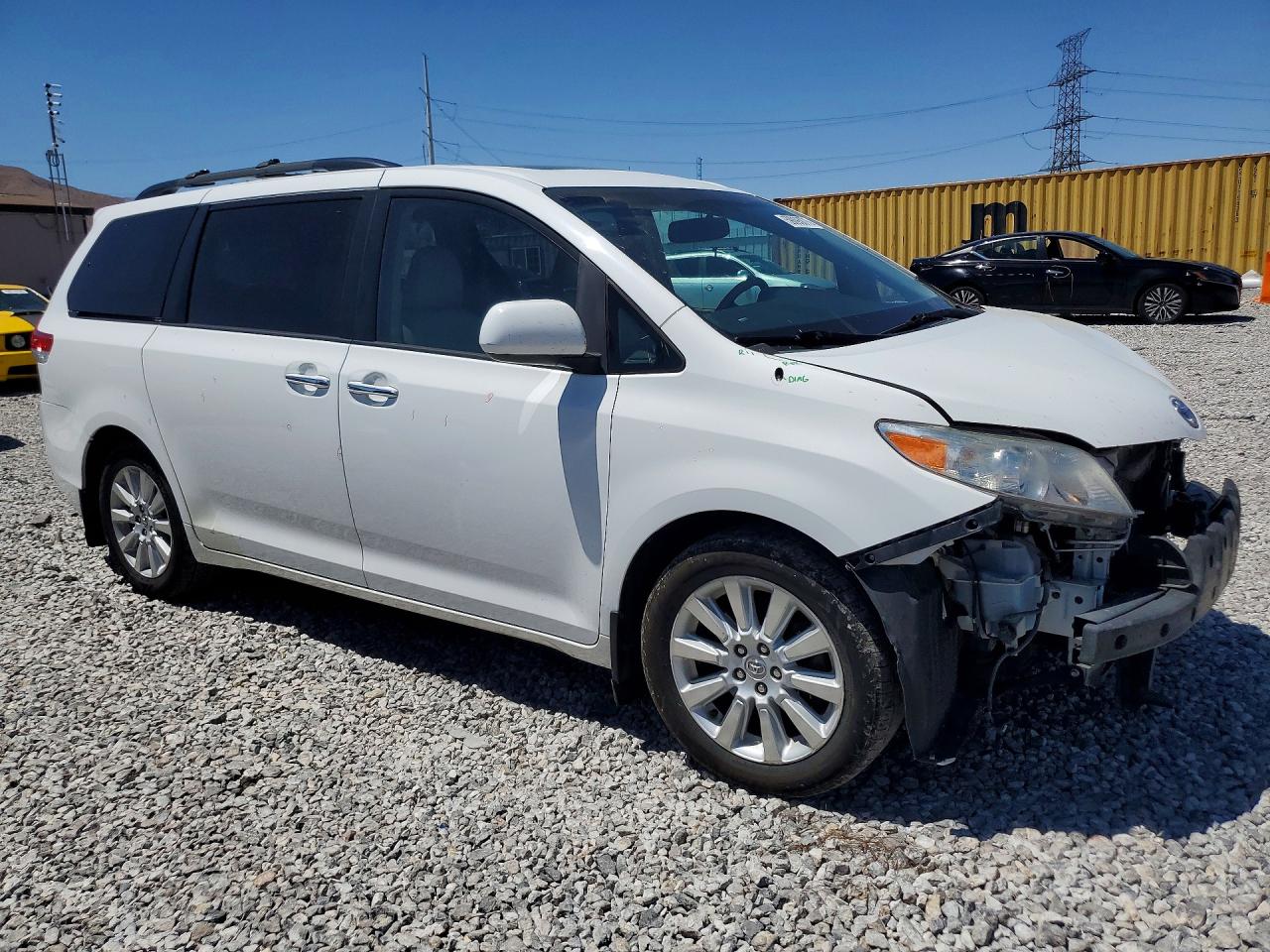 2014 Toyota Sienna Xle 7-passenger White vin: 5TDDK3DC0ES079210