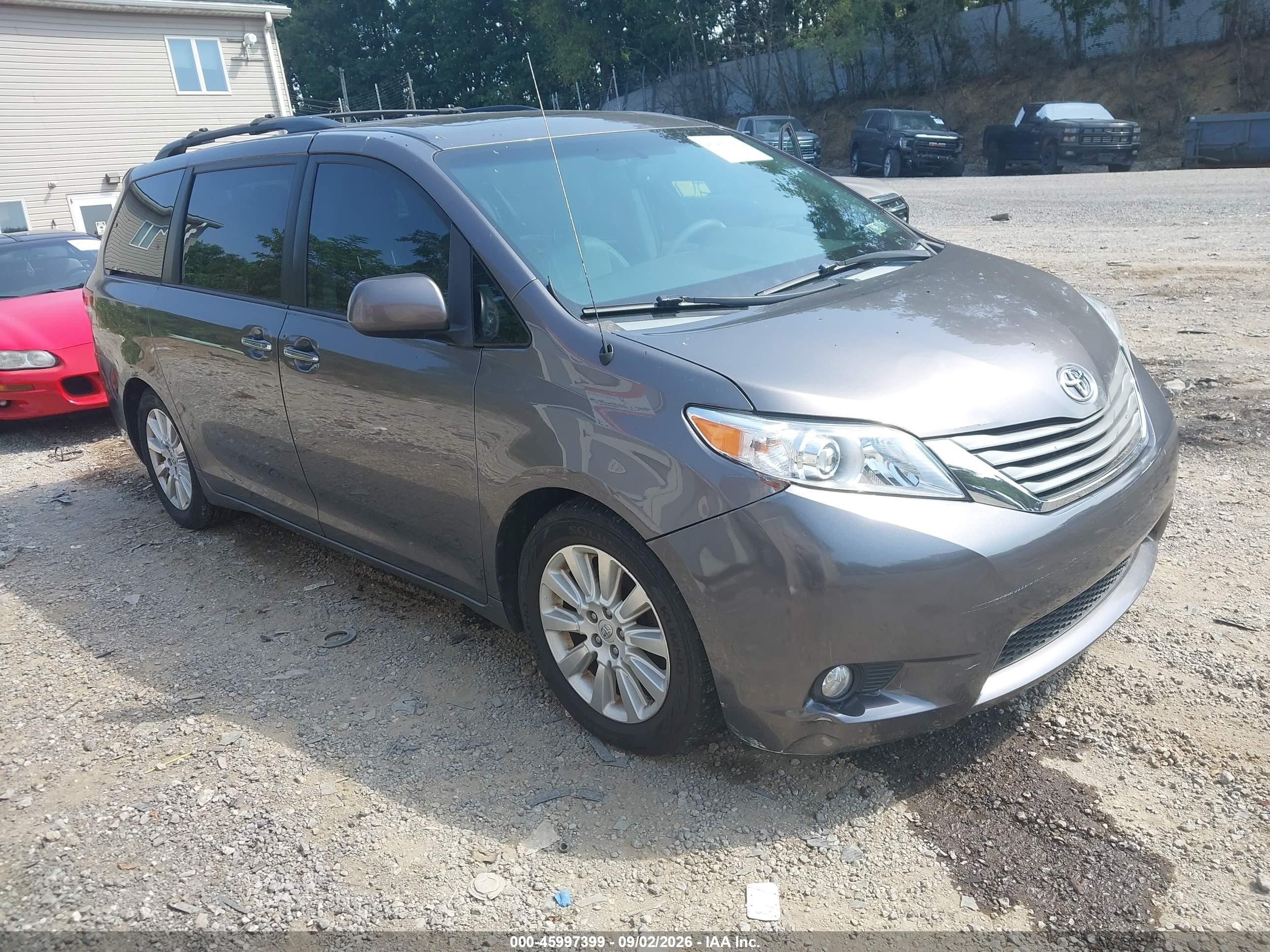 2014 Toyota Sienna Xle 7 Passenger Серый vin: 5TDDK3DC0ES087596