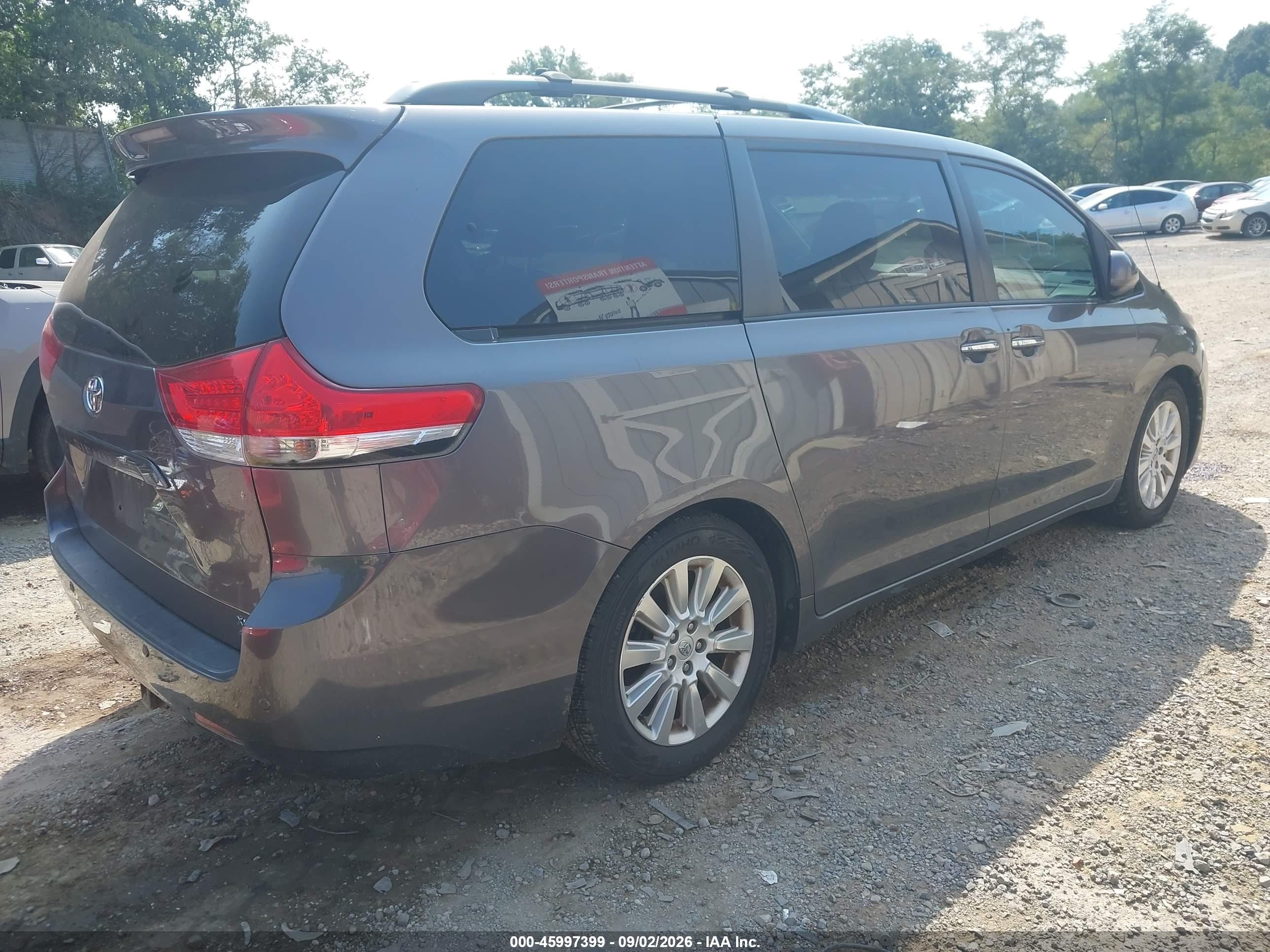 2014 Toyota Sienna Xle 7 Passenger Серый vin: 5TDDK3DC0ES087596