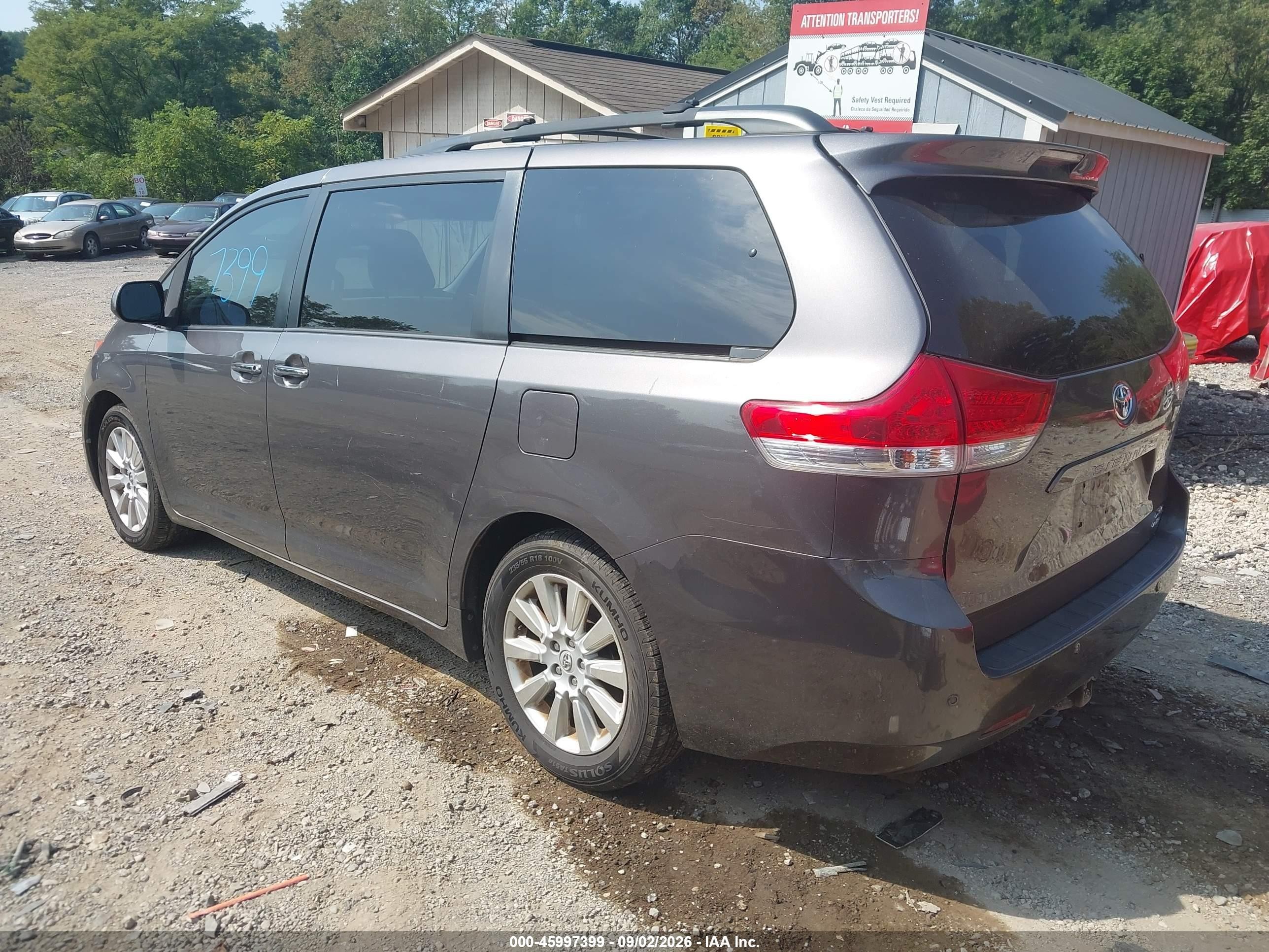 2014 Toyota Sienna Xle 7 Passenger Серый vin: 5TDDK3DC0ES087596