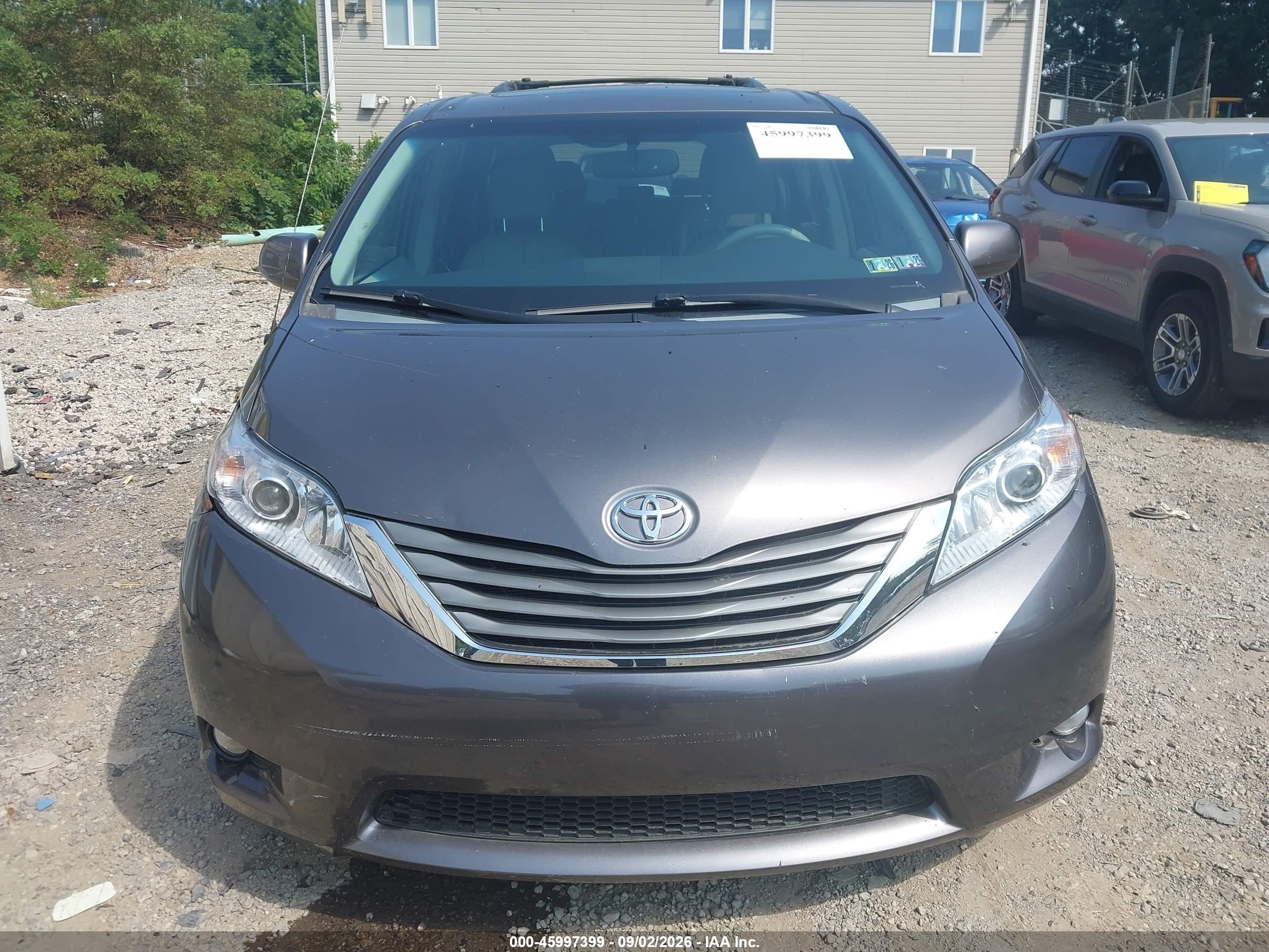 2014 Toyota Sienna Xle 7 Passenger Серый vin: 5TDDK3DC0ES087596