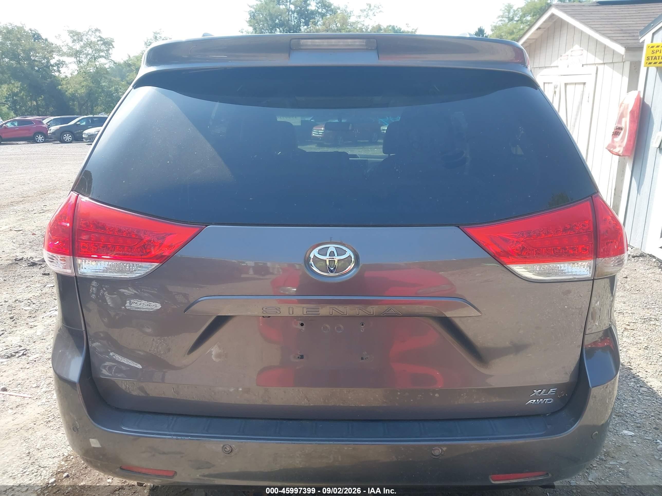 2014 Toyota Sienna Xle 7 Passenger Серый vin: 5TDDK3DC0ES087596
