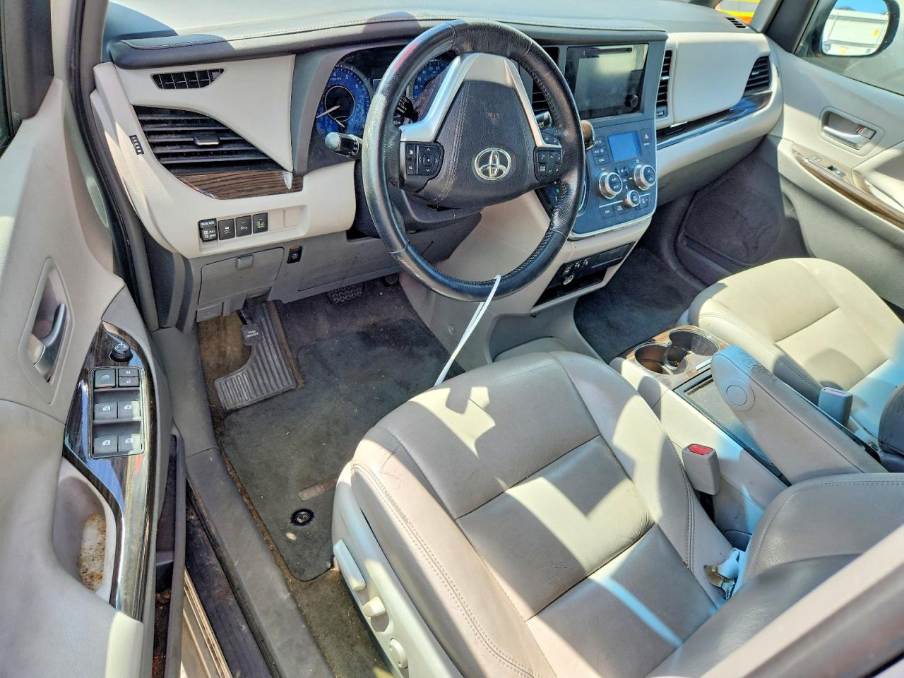 2015 Toyota Sienna Xle 7-passenger Silver vin: 5TDDK3DC0FS100445