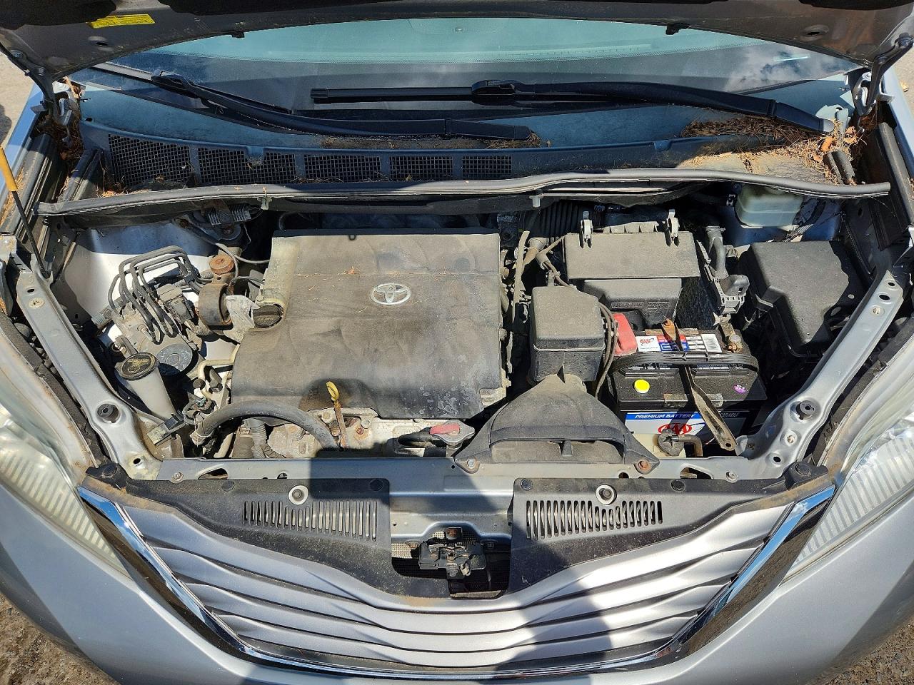 2015 Toyota Sienna Xle 7-passenger Silver vin: 5TDDK3DC0FS100445